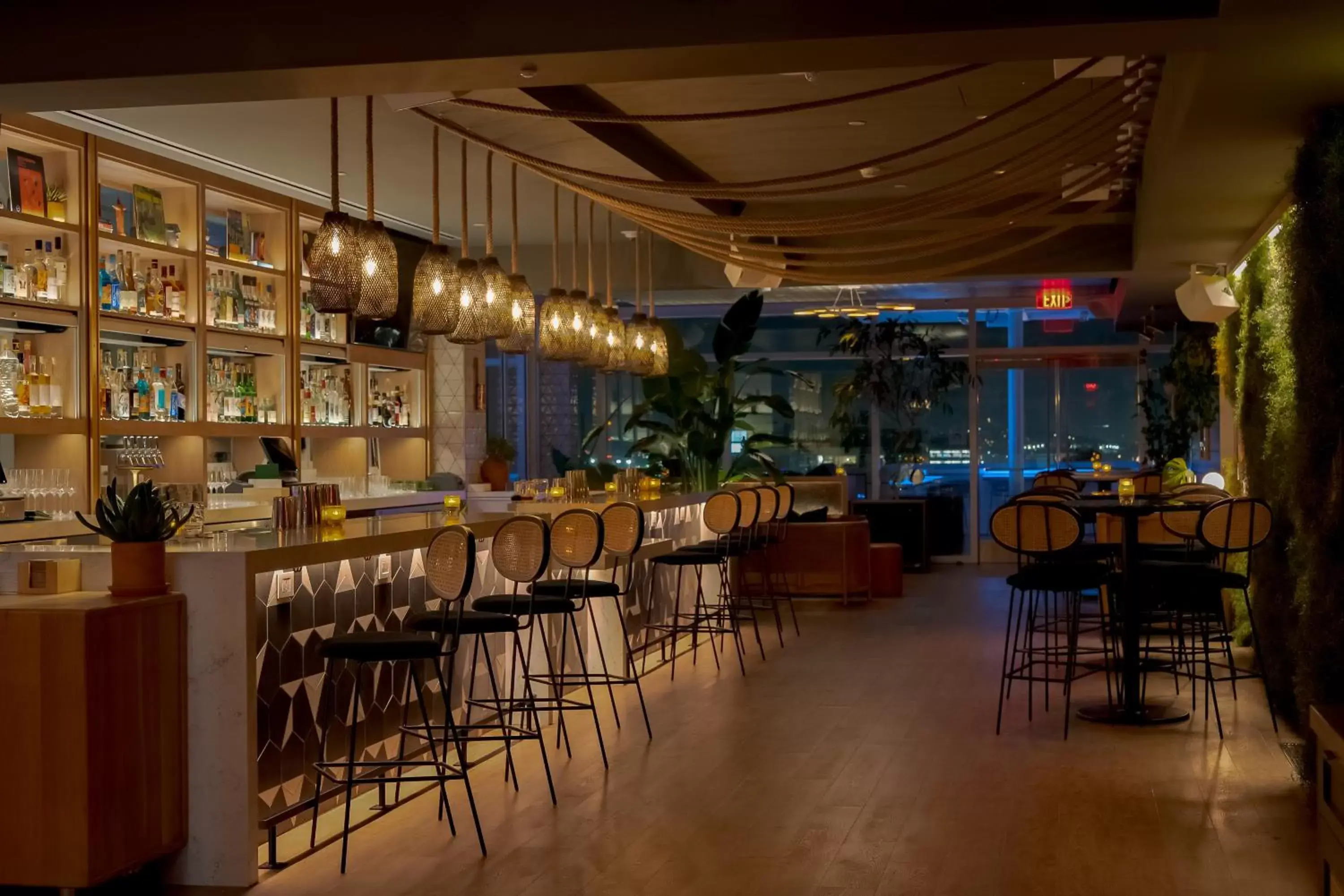 Lounge or bar, Restaurant/Places to Eat in LUMA Hotel San Francisco - #1 Hottest New Hotel in the US