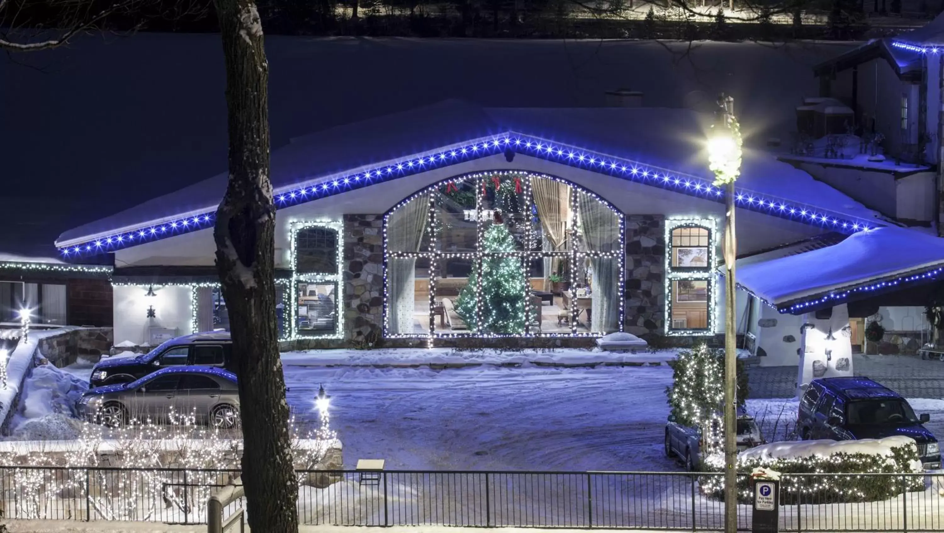 Facade/entrance, Winter in Golden Arrow Lakeside Resort