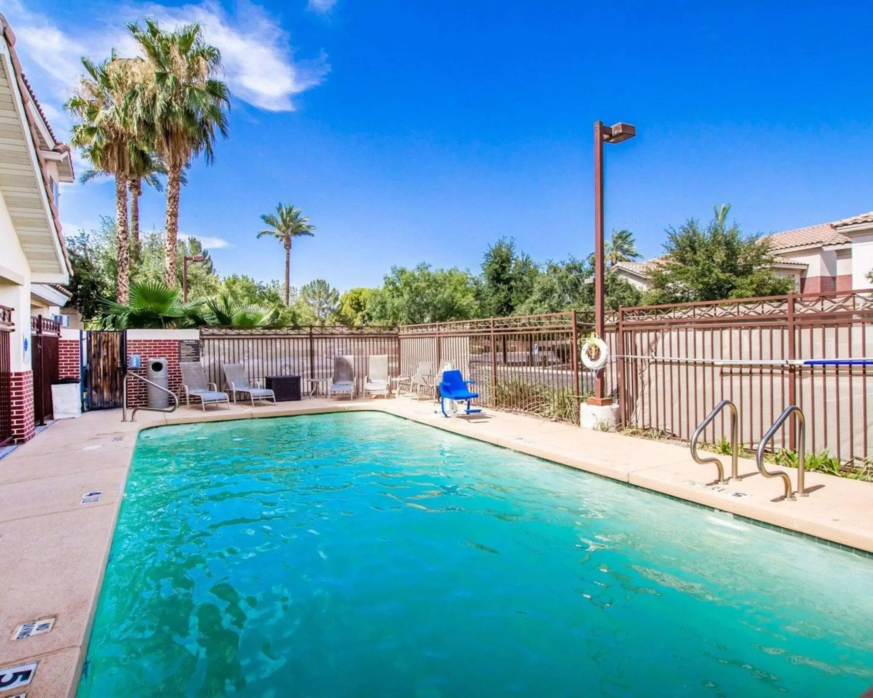 Swimming Pool in Quality Inn Chandler I-10