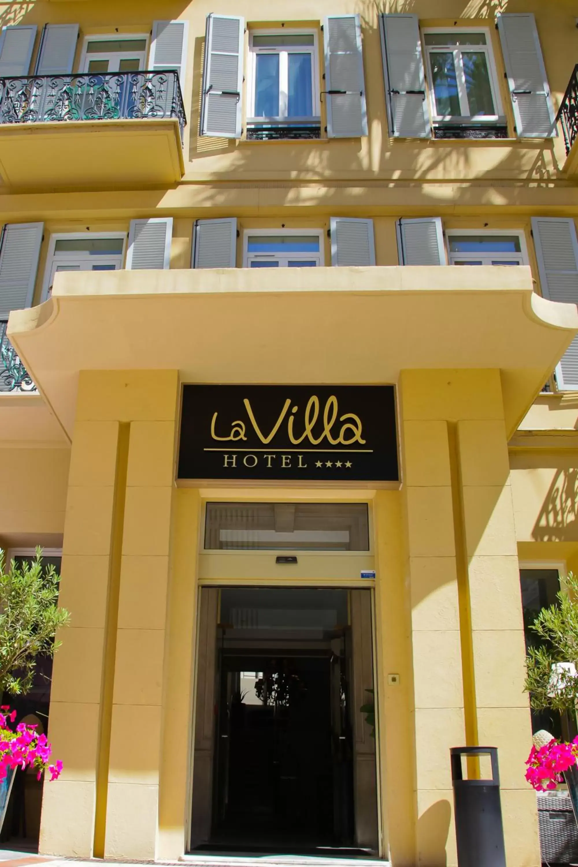 Property building in Hotel La Villa Nice Promenade