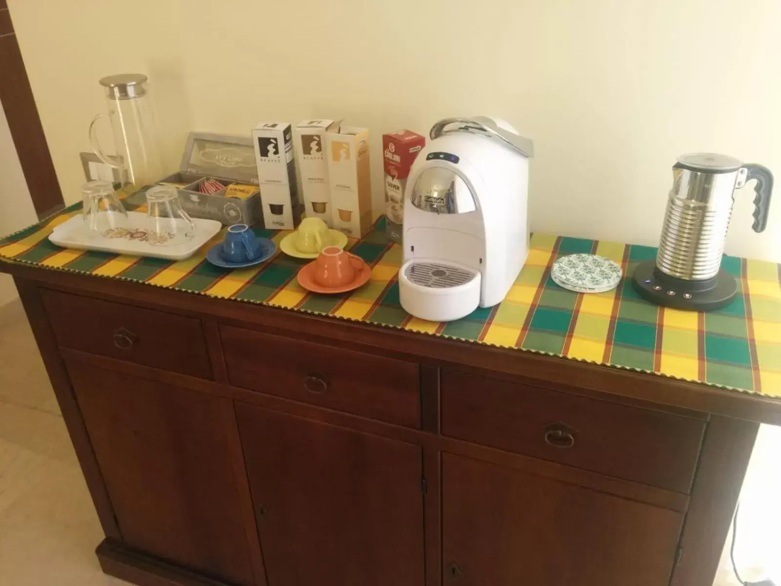 Breakfast, Coffee/Tea Facilities in B&B Ponte Capograssi