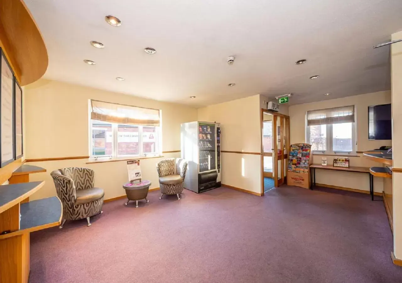 Lobby or reception, Seating Area in Stables Inn, Aintree