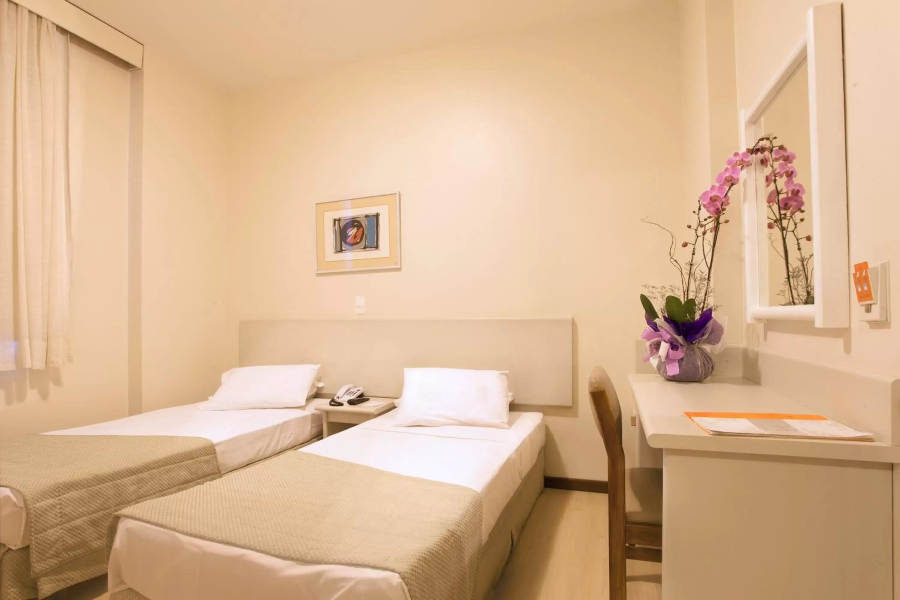 Photo of the whole room, Bed in Boulevard Express Photo of the whole room, Bed in Boulevard Express