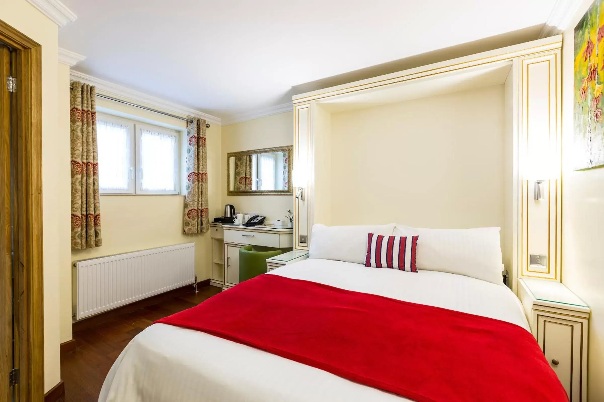 Bedroom, Bed in Linton Hotel Luton