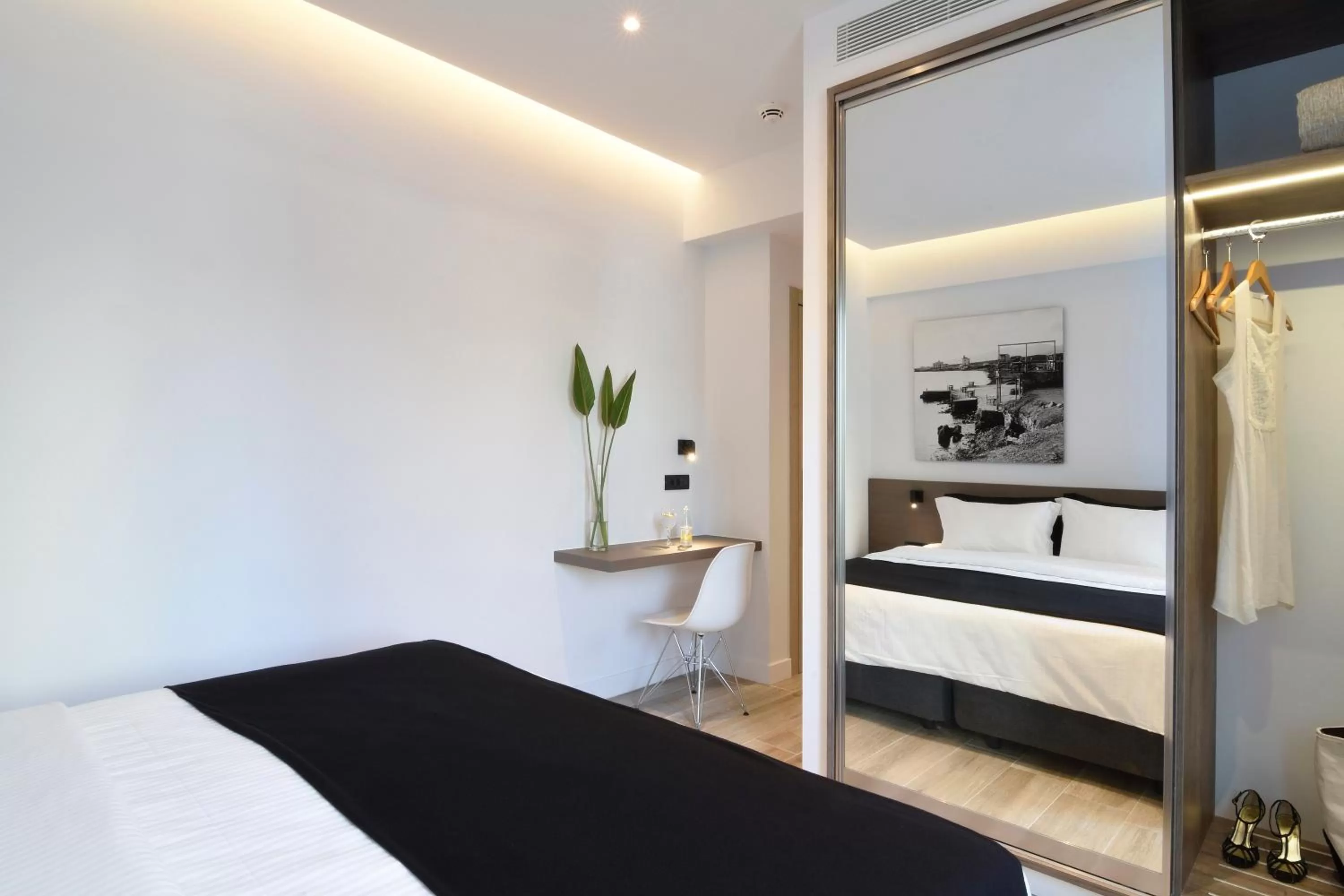 Photo of the whole room, Bed in Poseidon Athens Hotel