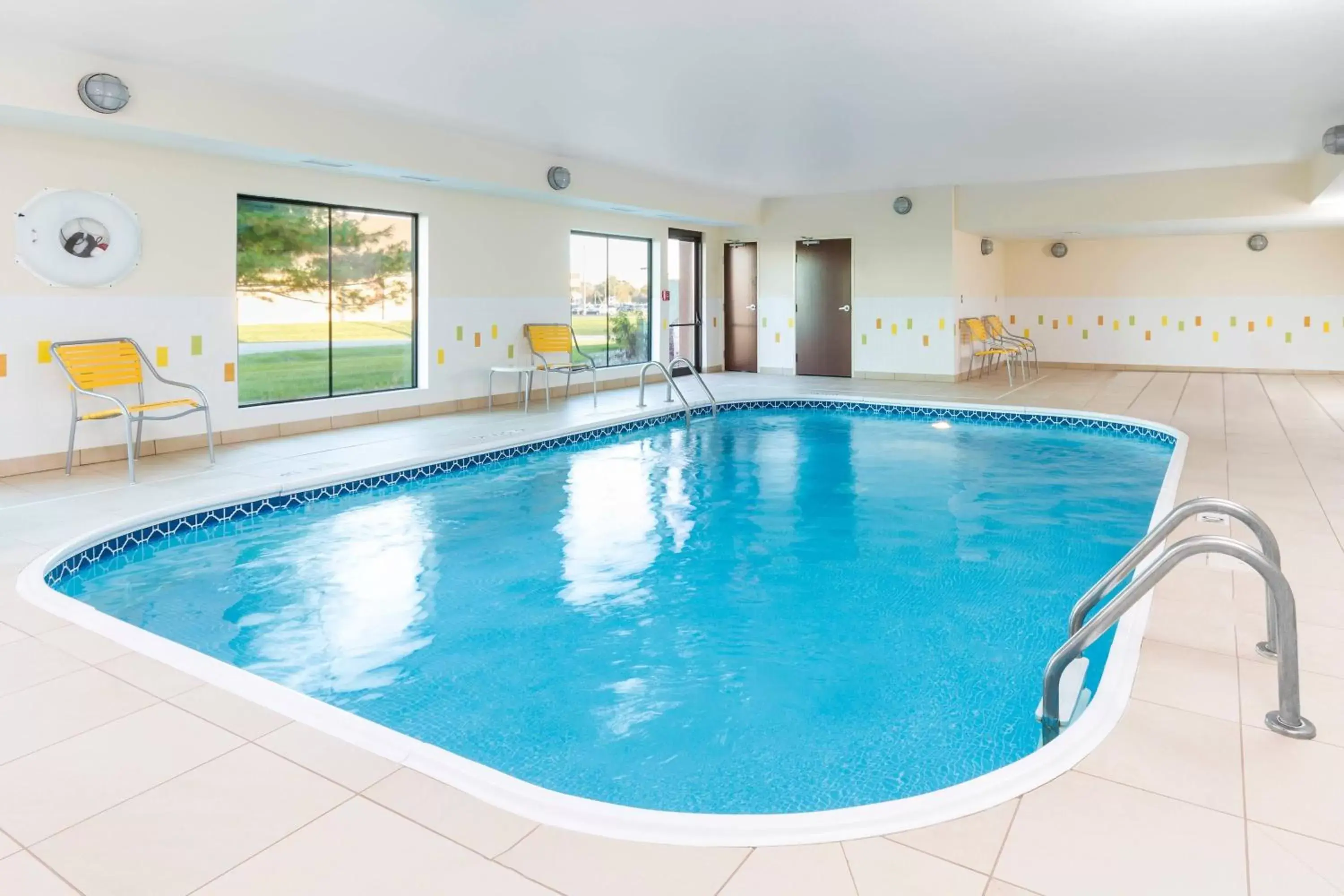 Swimming Pool in Fairfield Inn & Suites by Marriott Galesburg