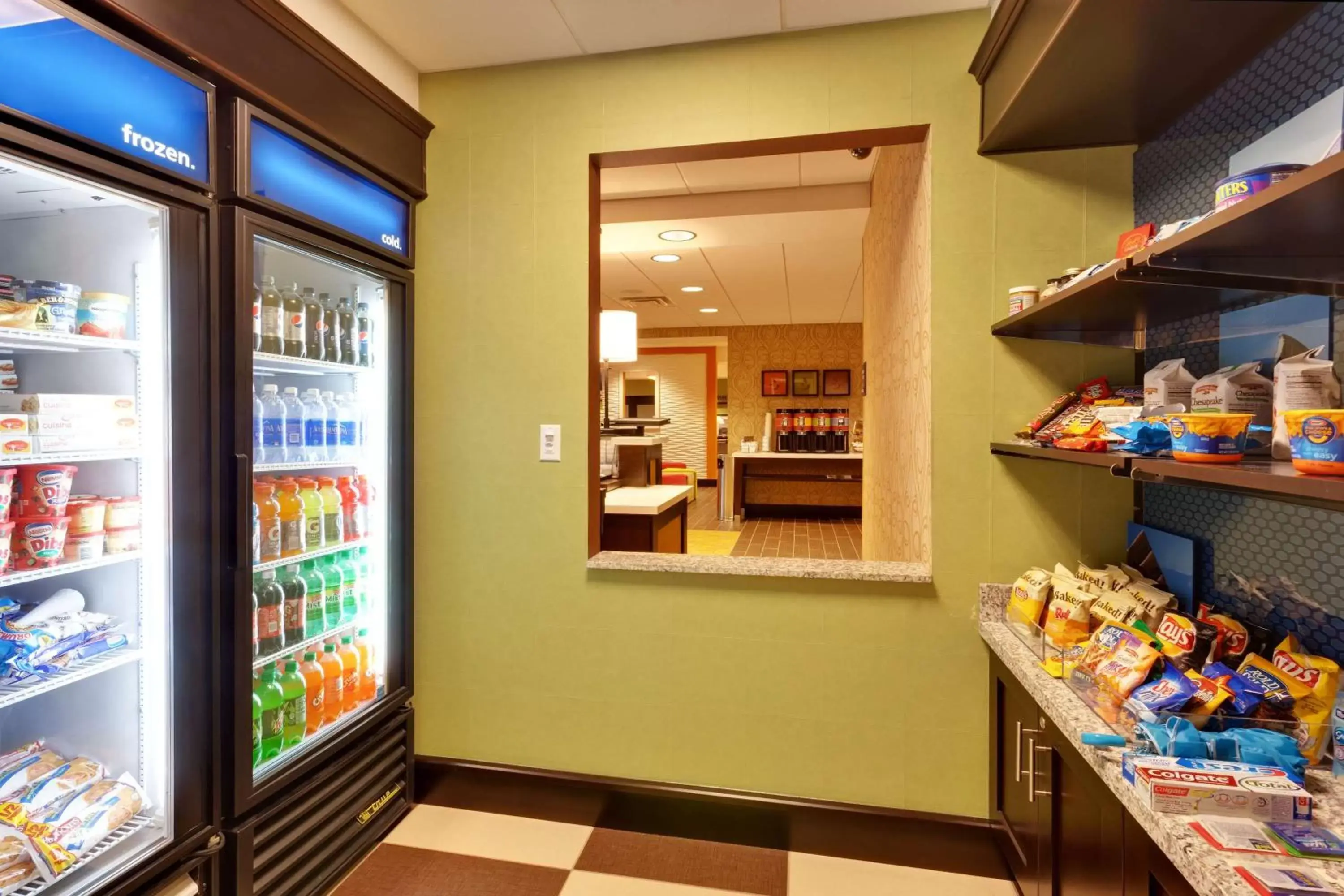 Restaurant/places to eat, Supermarket/Shops in Hampton Inn Seneca Falls