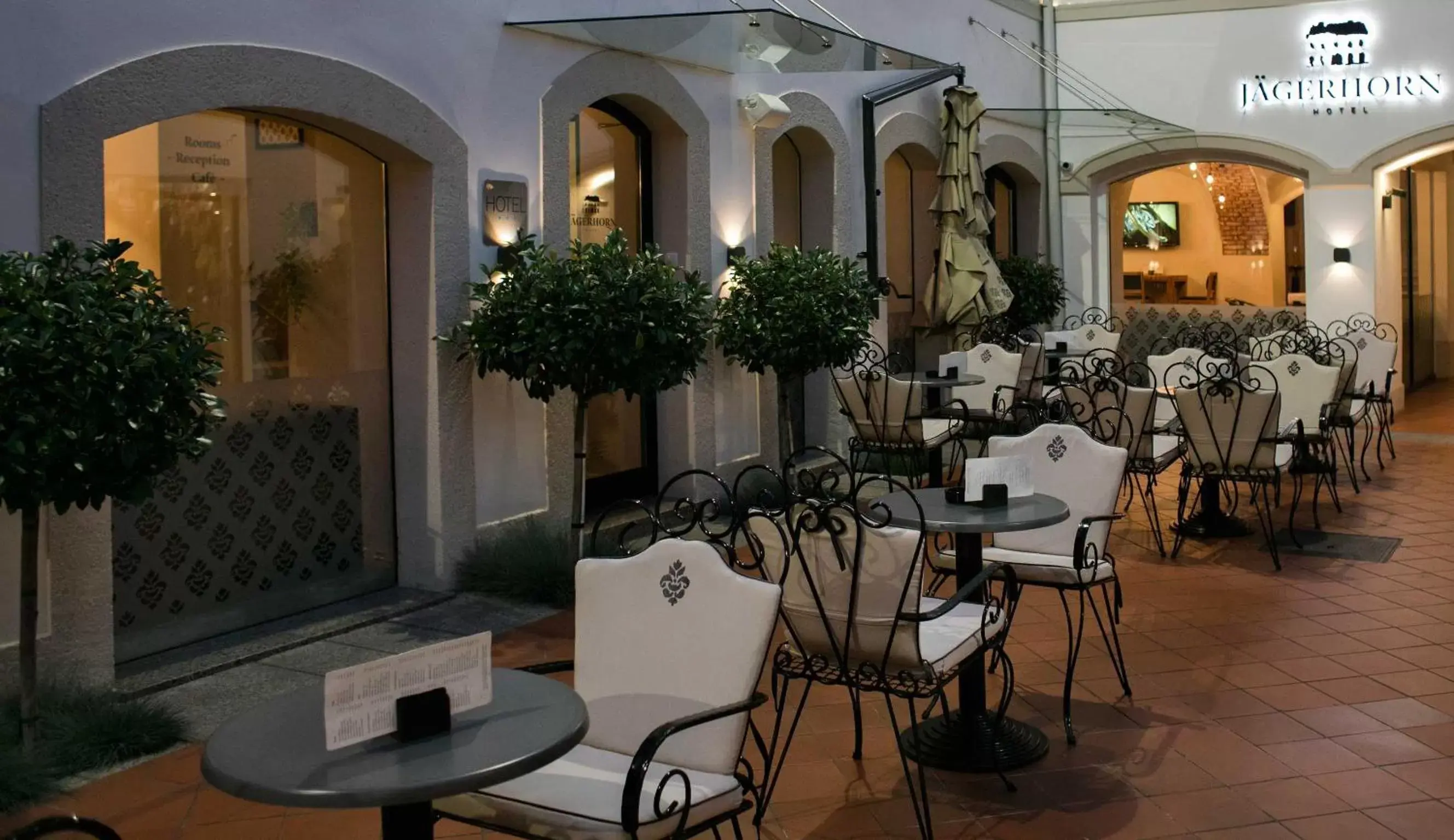 Facade/entrance, Restaurant/Places to Eat in Hotel Jägerhorn