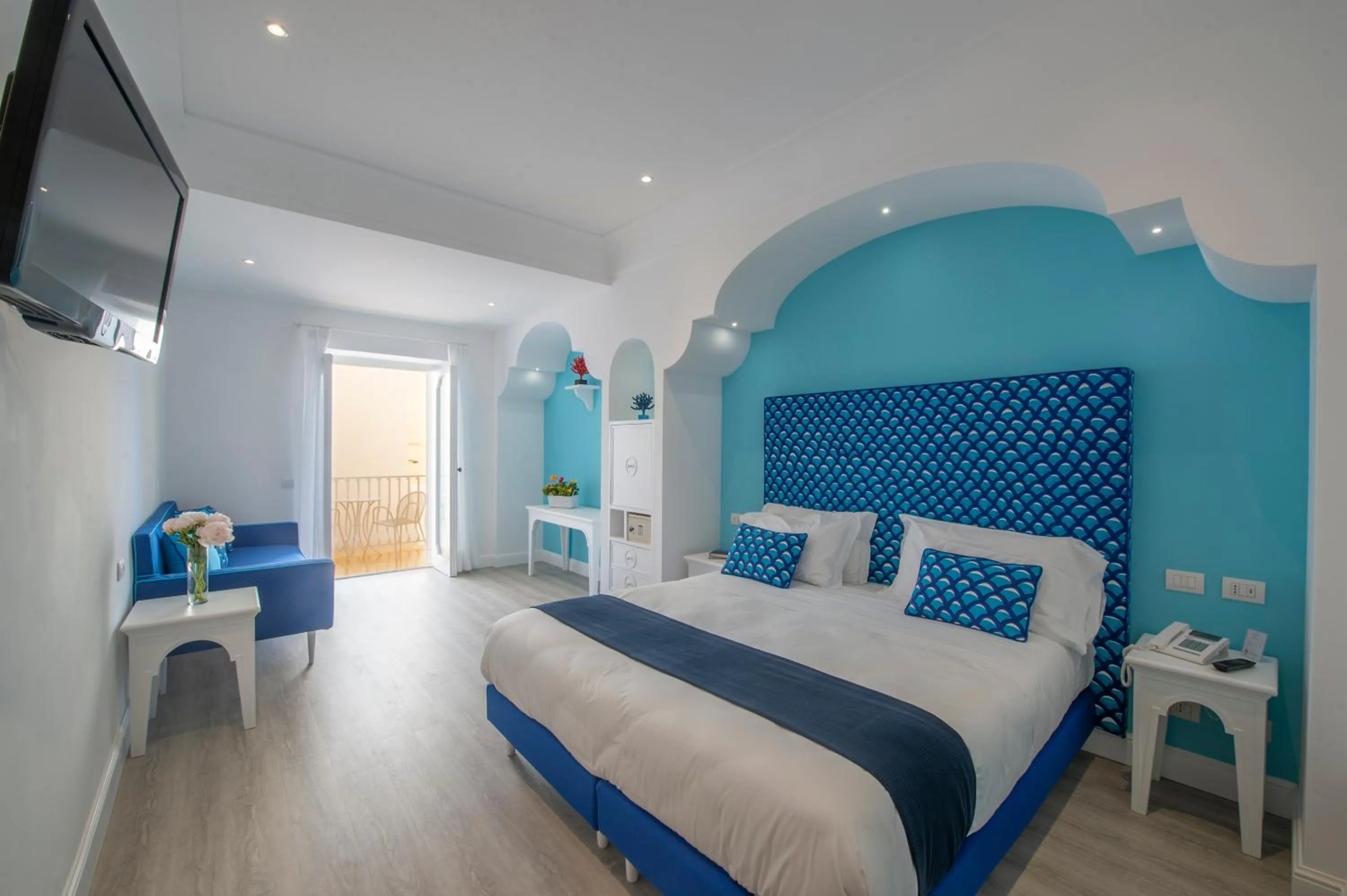 Photo of the whole room, Bed in Tramonto d'Oro