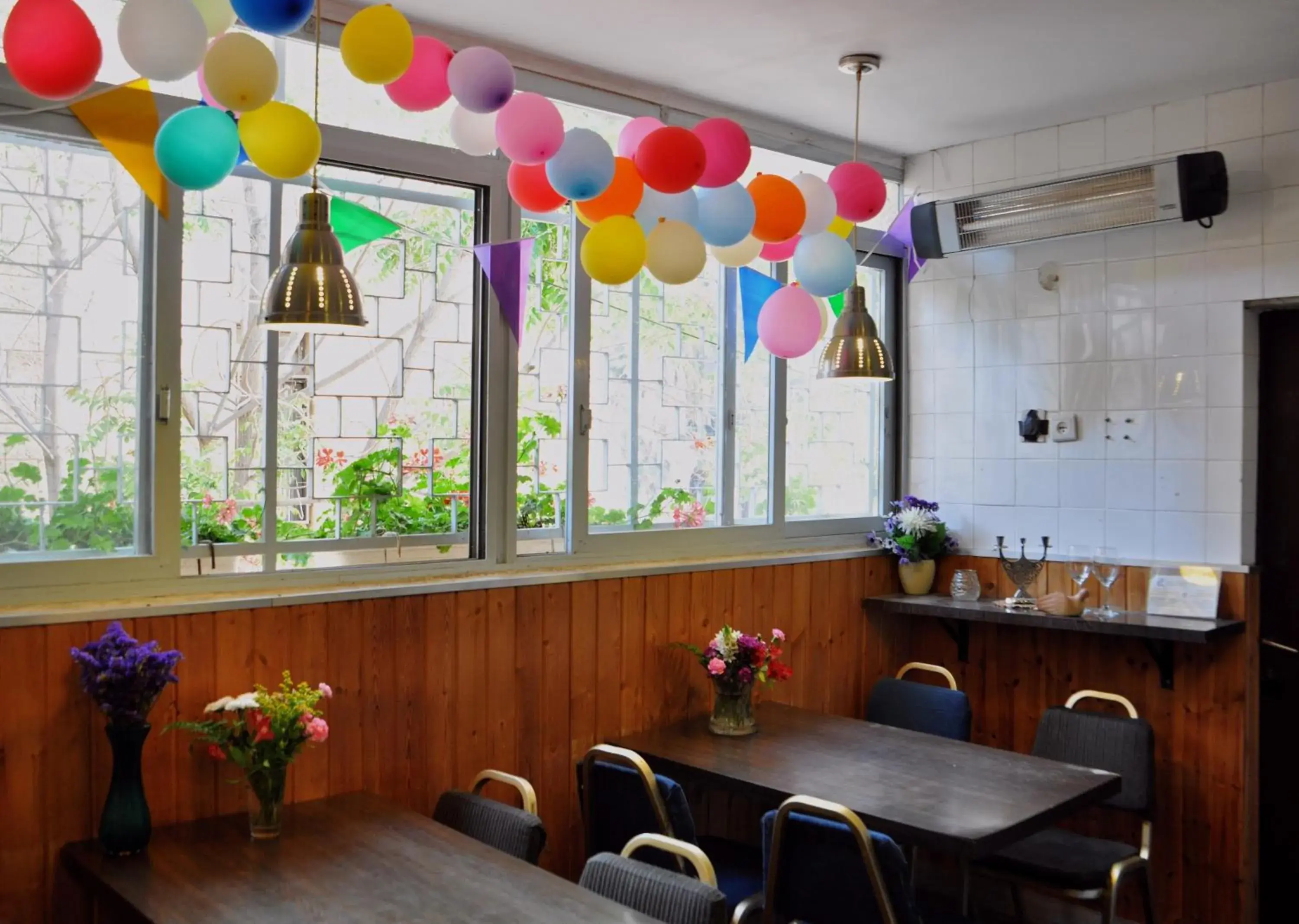 Communal kitchen, Restaurant/Places to Eat in Jerusalem Hostel
