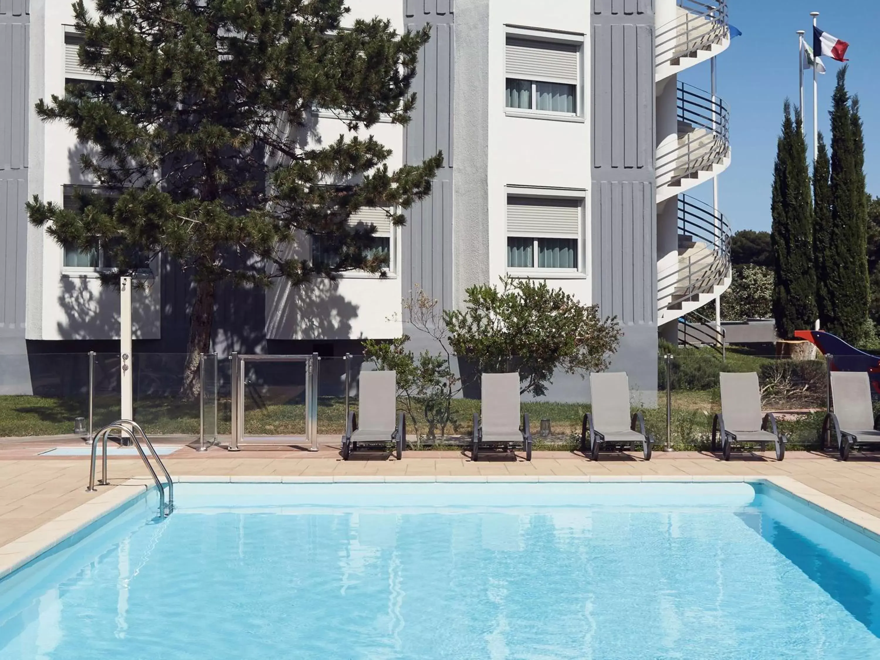 On site, Swimming Pool in Ibis styles Toulon la Seyne sur Mer