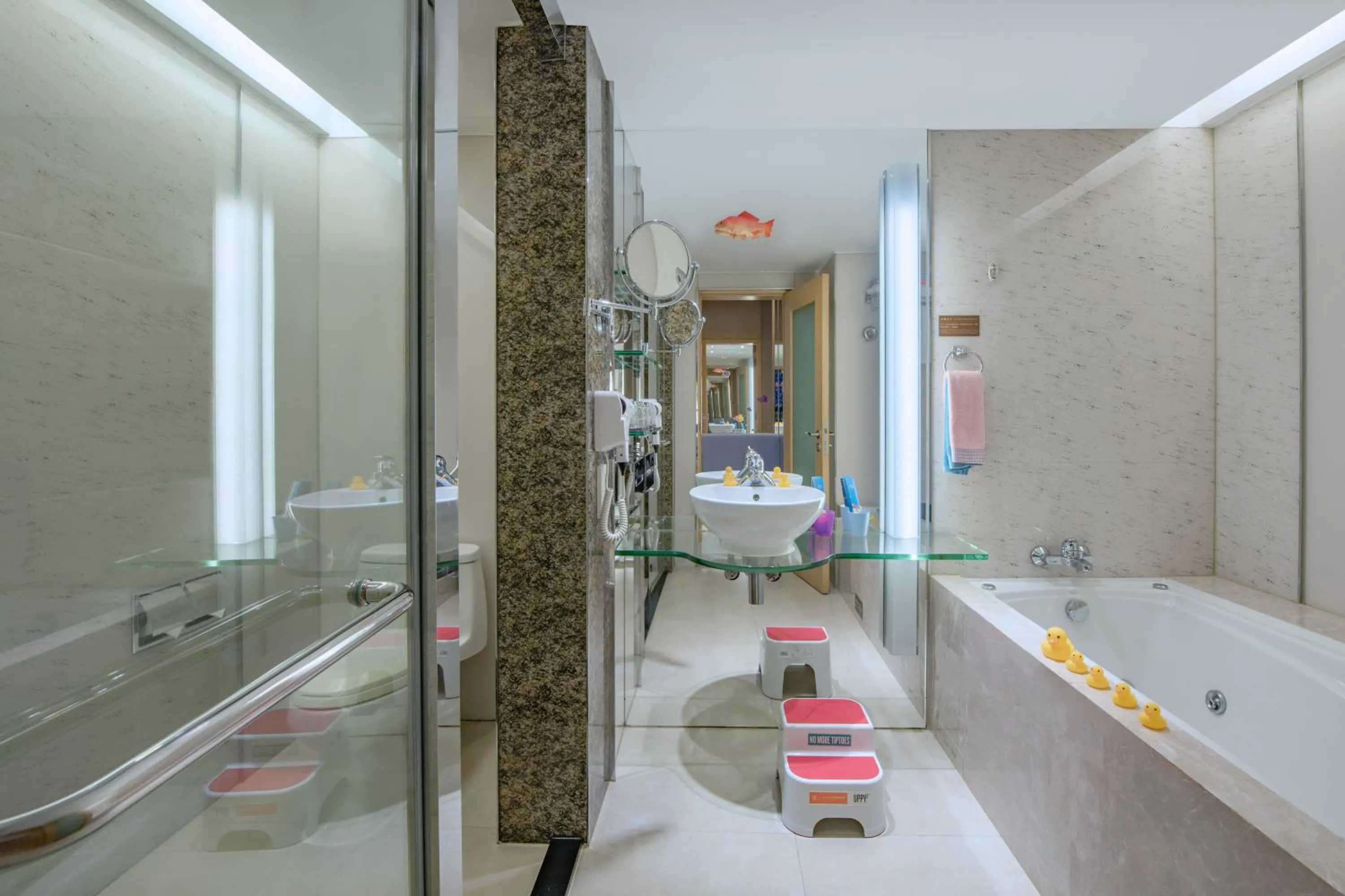 Toilet in Mission Hills Hotel Resorts Shenzhen