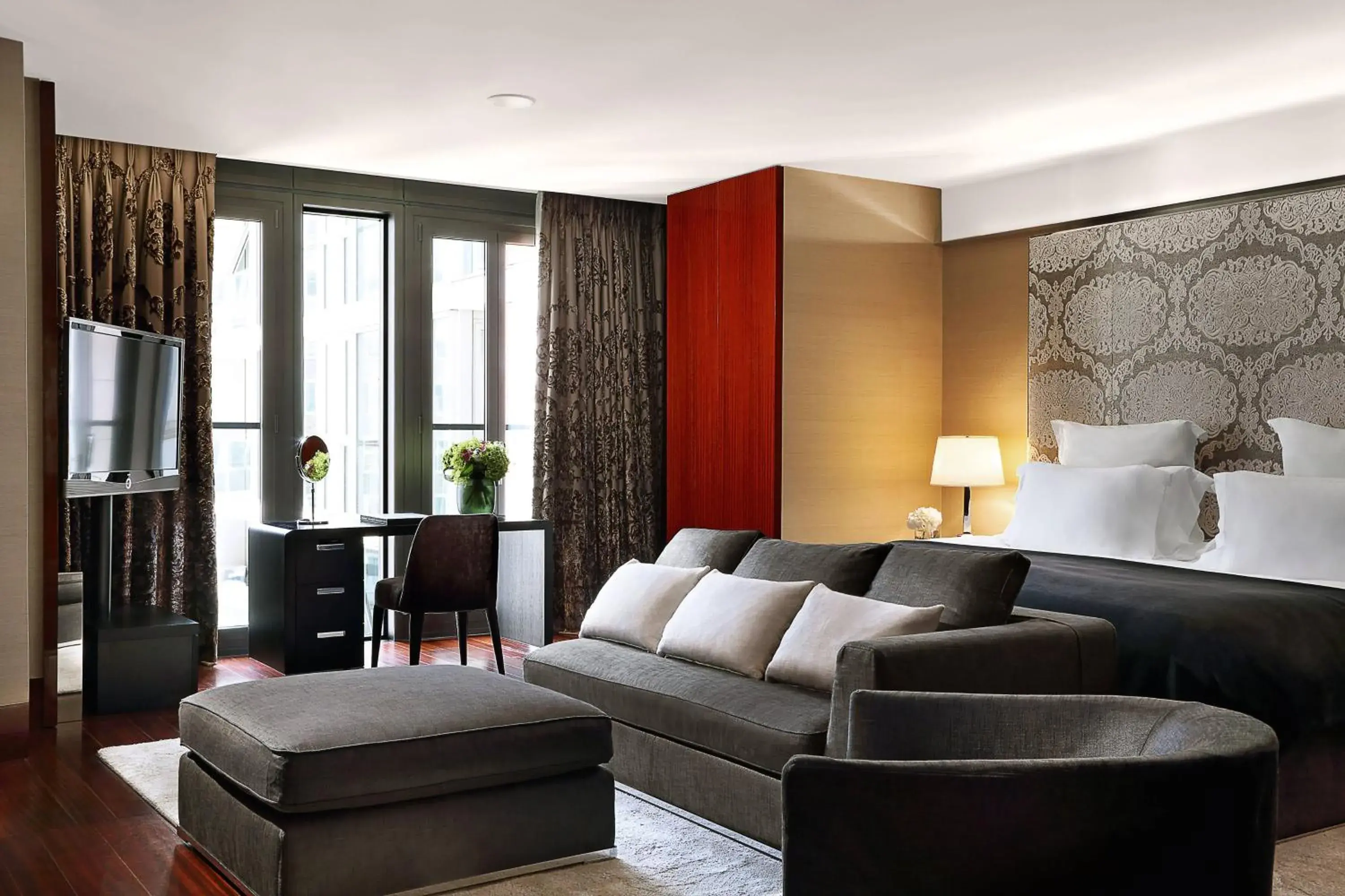 Bedroom, Seating Area in Bulgari Hotel London