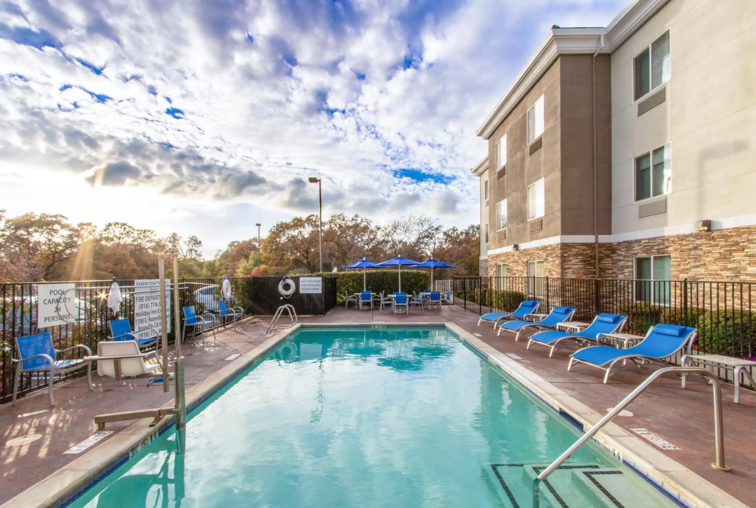 Swimming Pool in Holiday Inn Express Hotel & Suites Roseville - Galleria Area, an IHG Hotel