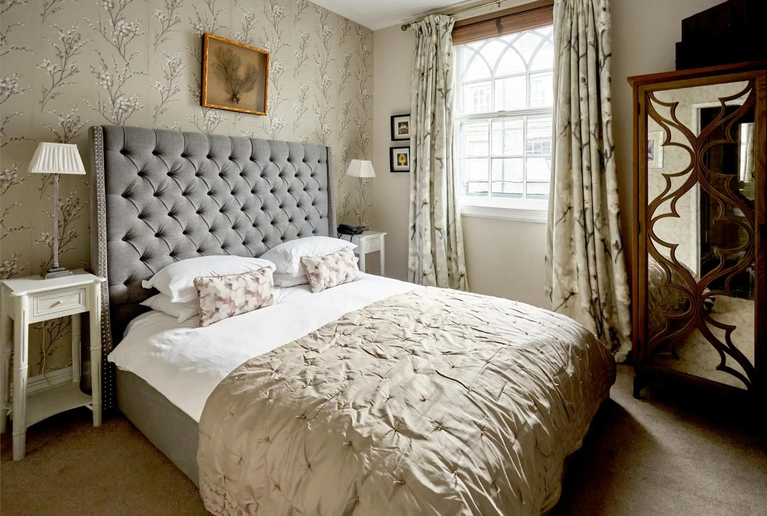 Bed in The Ormond At Tetbury