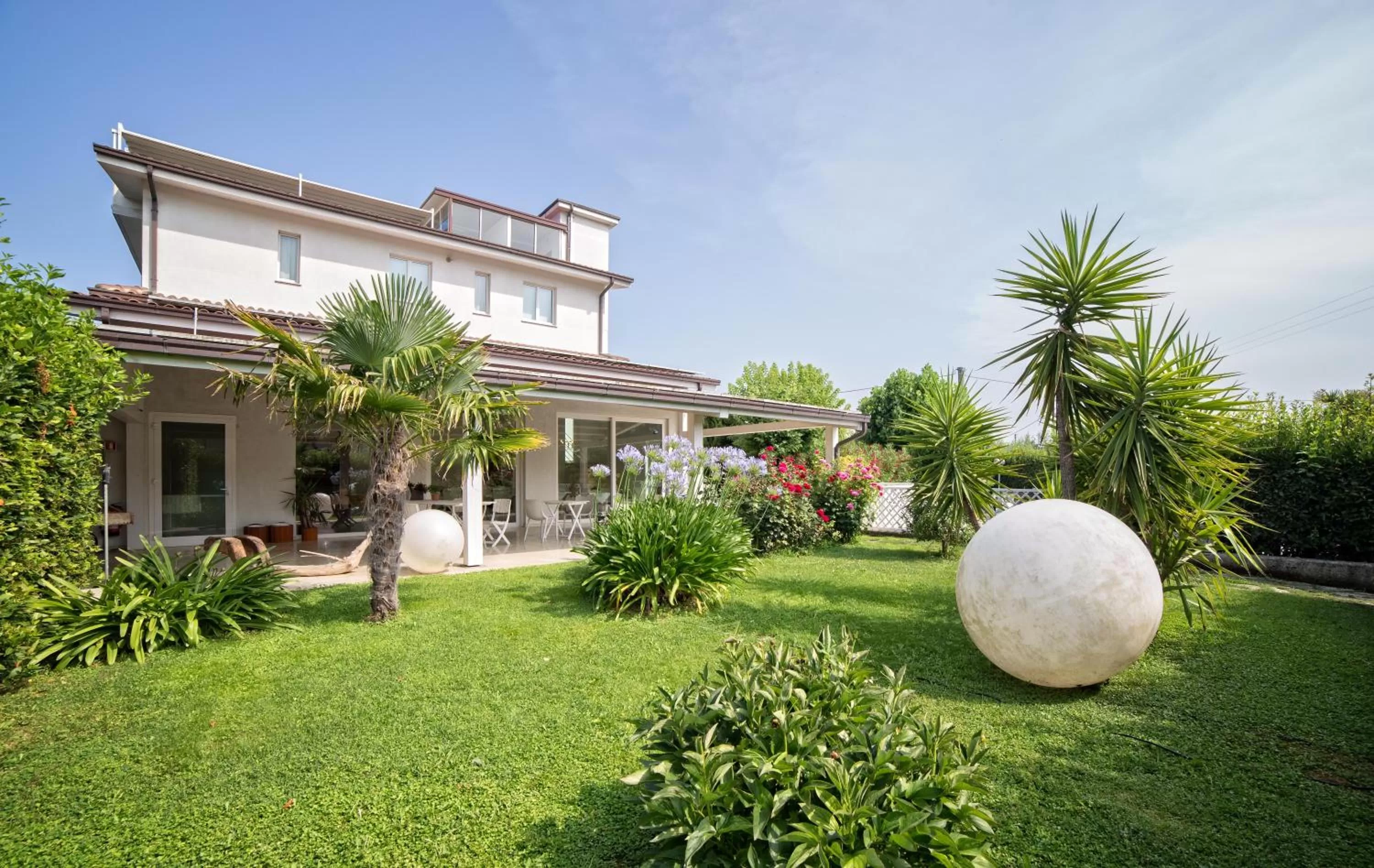 Garden view in Hotel Country House La Radice