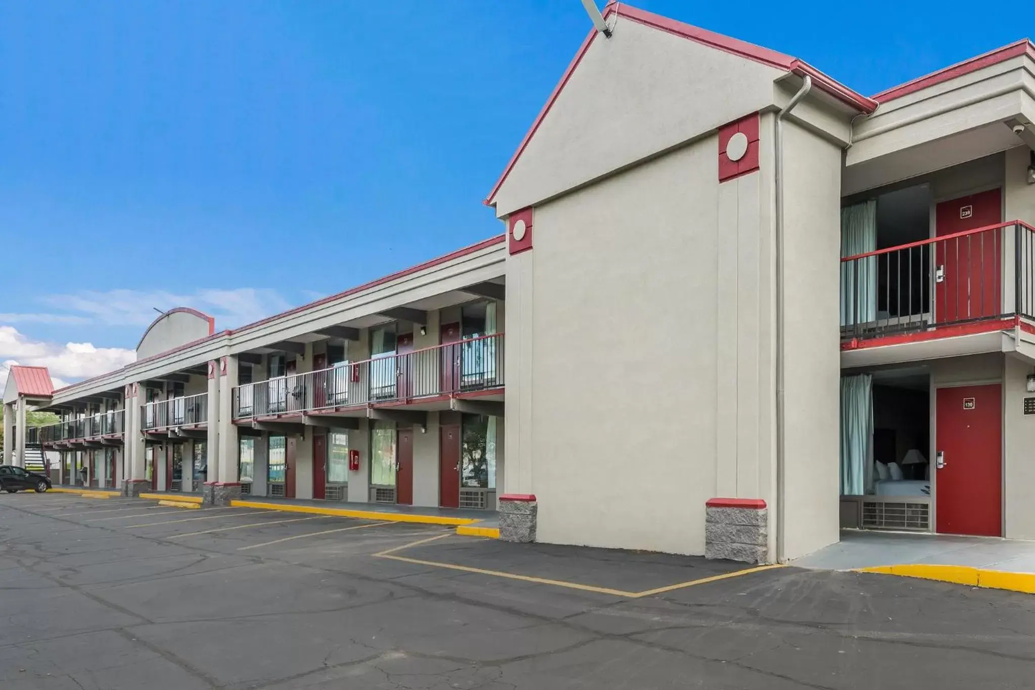 Property Building in Red Roof Inn Lenoir