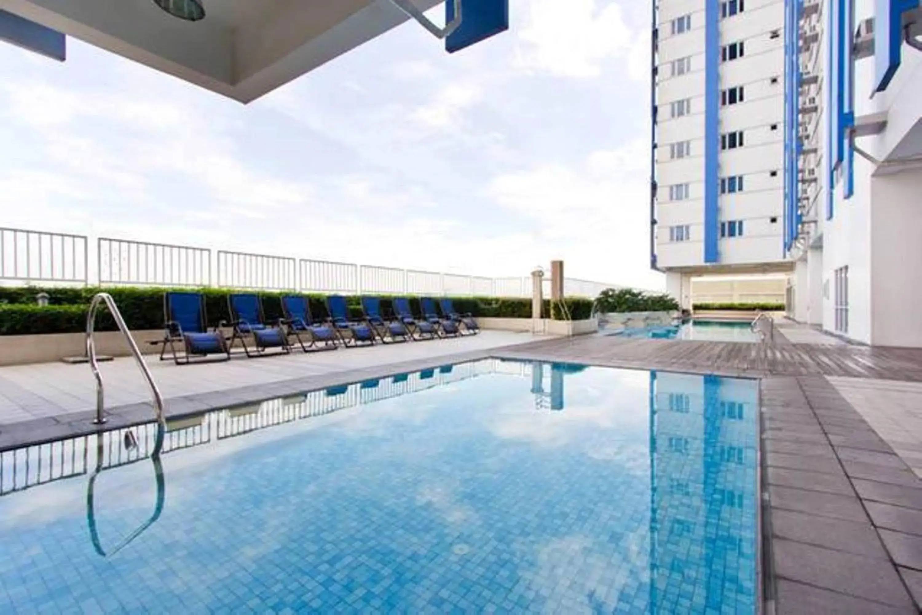 Swimming Pool in Condo Studio Luxe in Princeton Residences