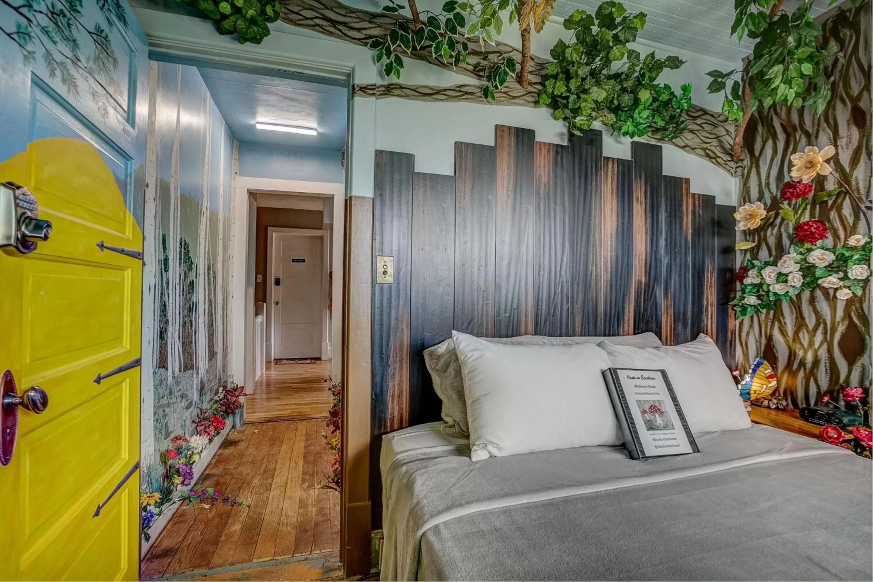 Other, Bed in The Oasis on Eisenhower