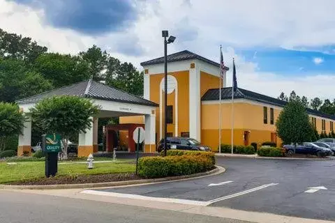 Property Building in Quality Inn Richmond Airport