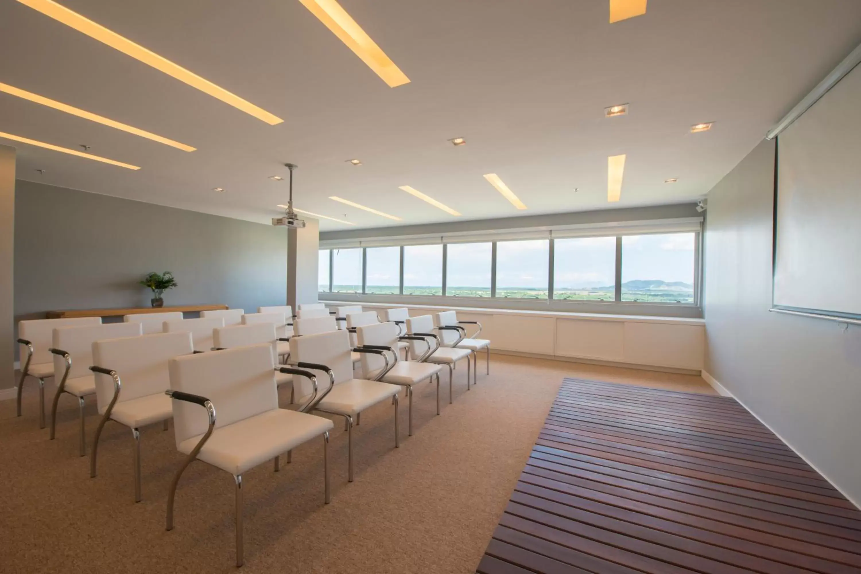 Meeting/conference room in Promenade Fusion Itaguaí