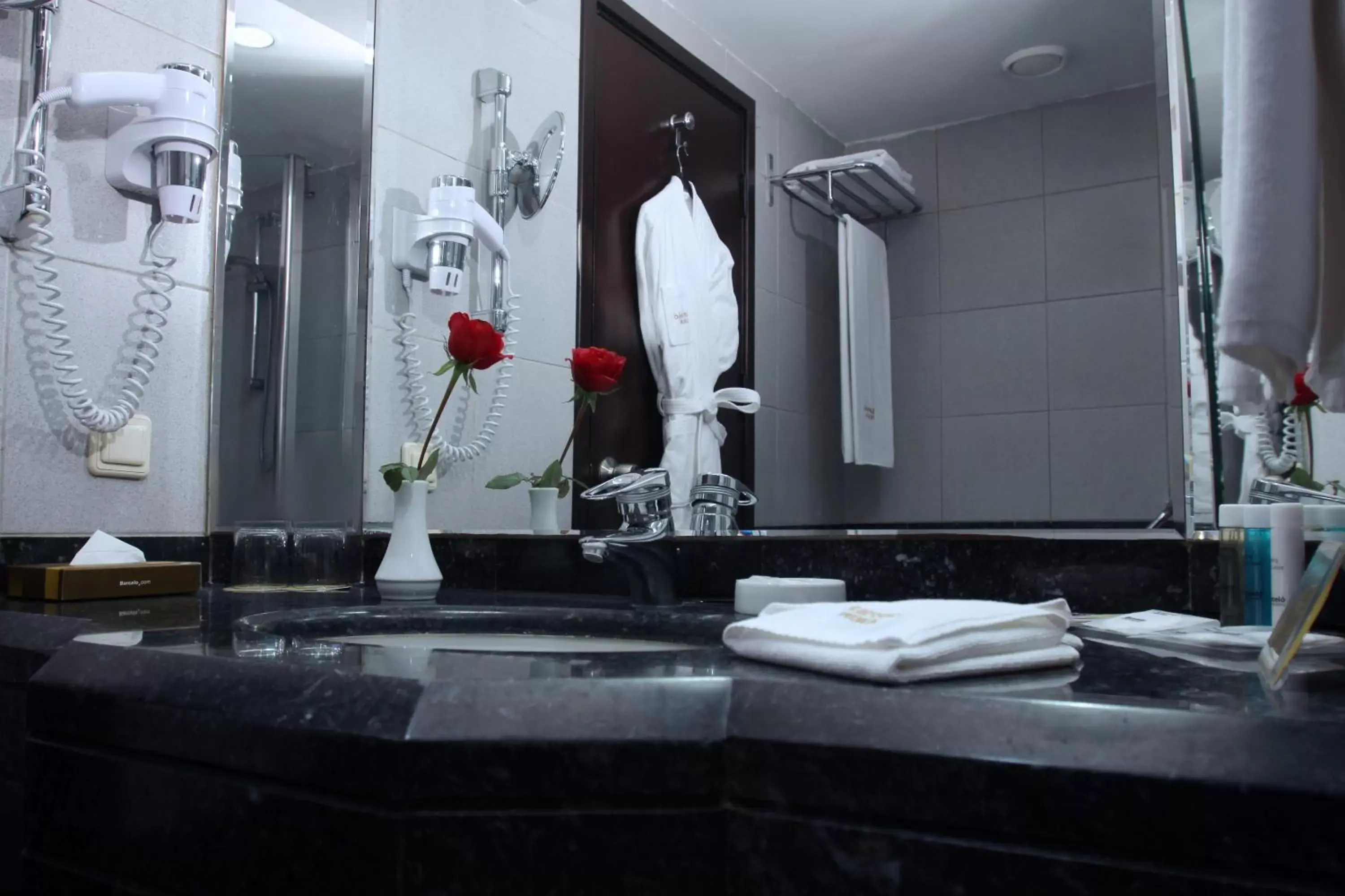 Shower, Bathroom in Eresin Hotels Topkapi