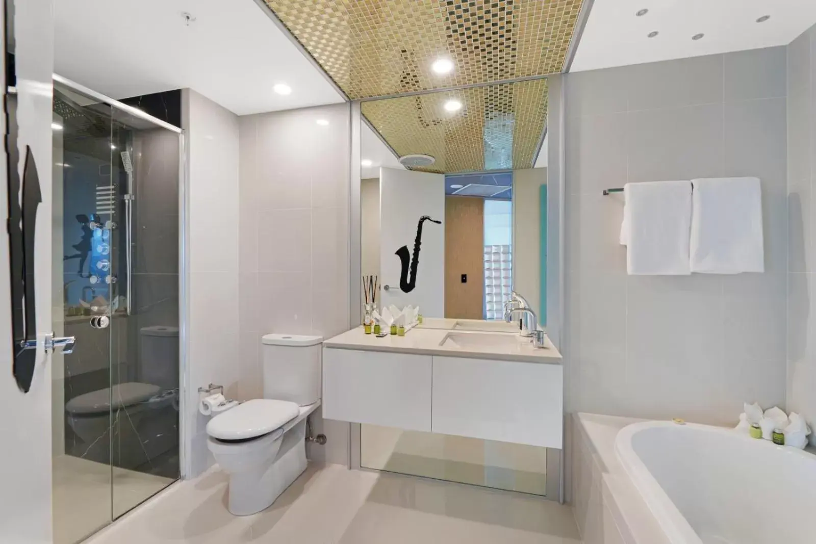 Bathroom in Q1 Resort & Spa - Official