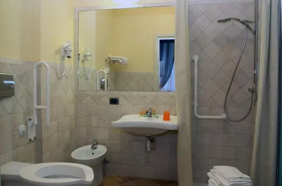 Bathroom in Da O Vittorio
