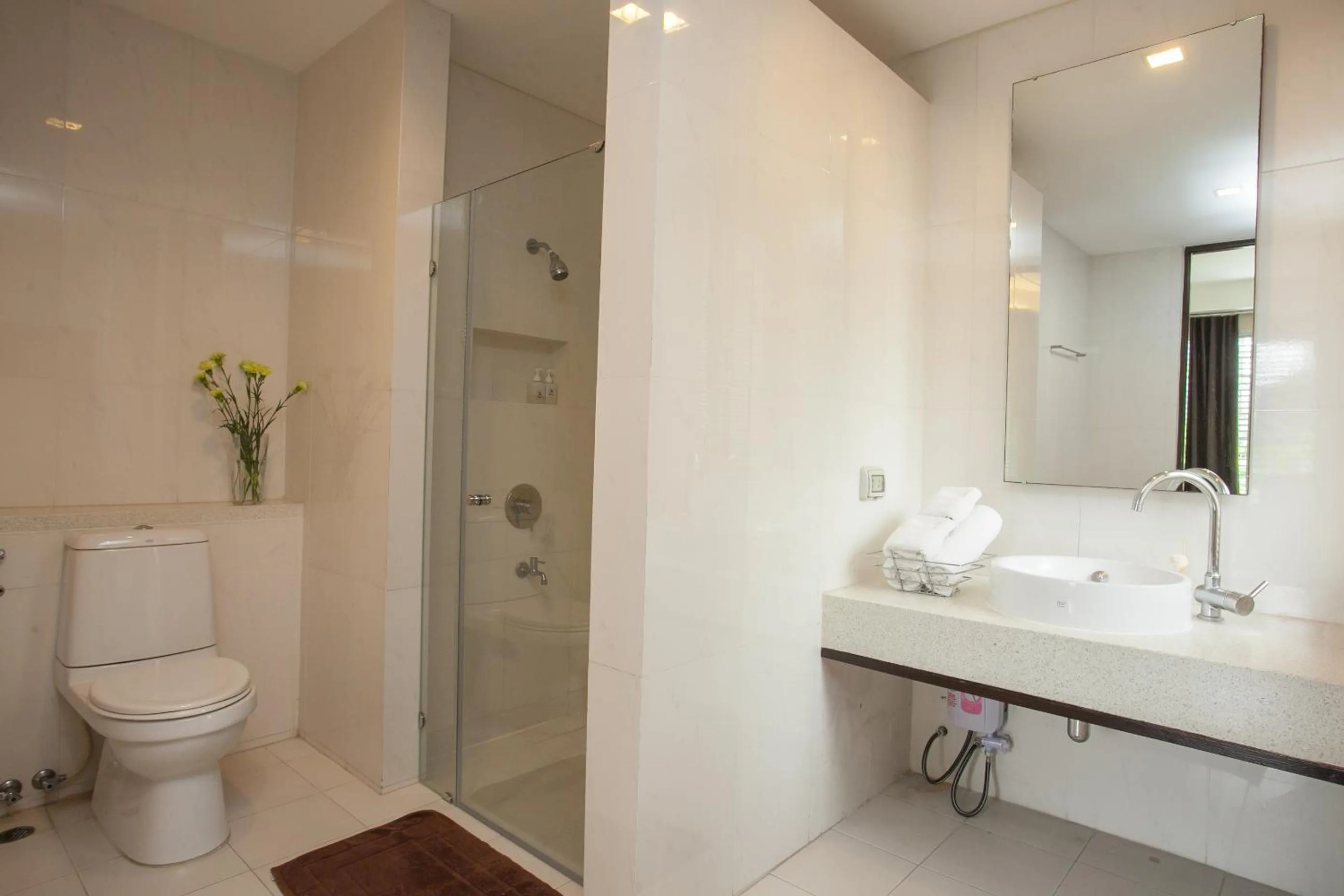 Bathroom in Baansilom Soi 3