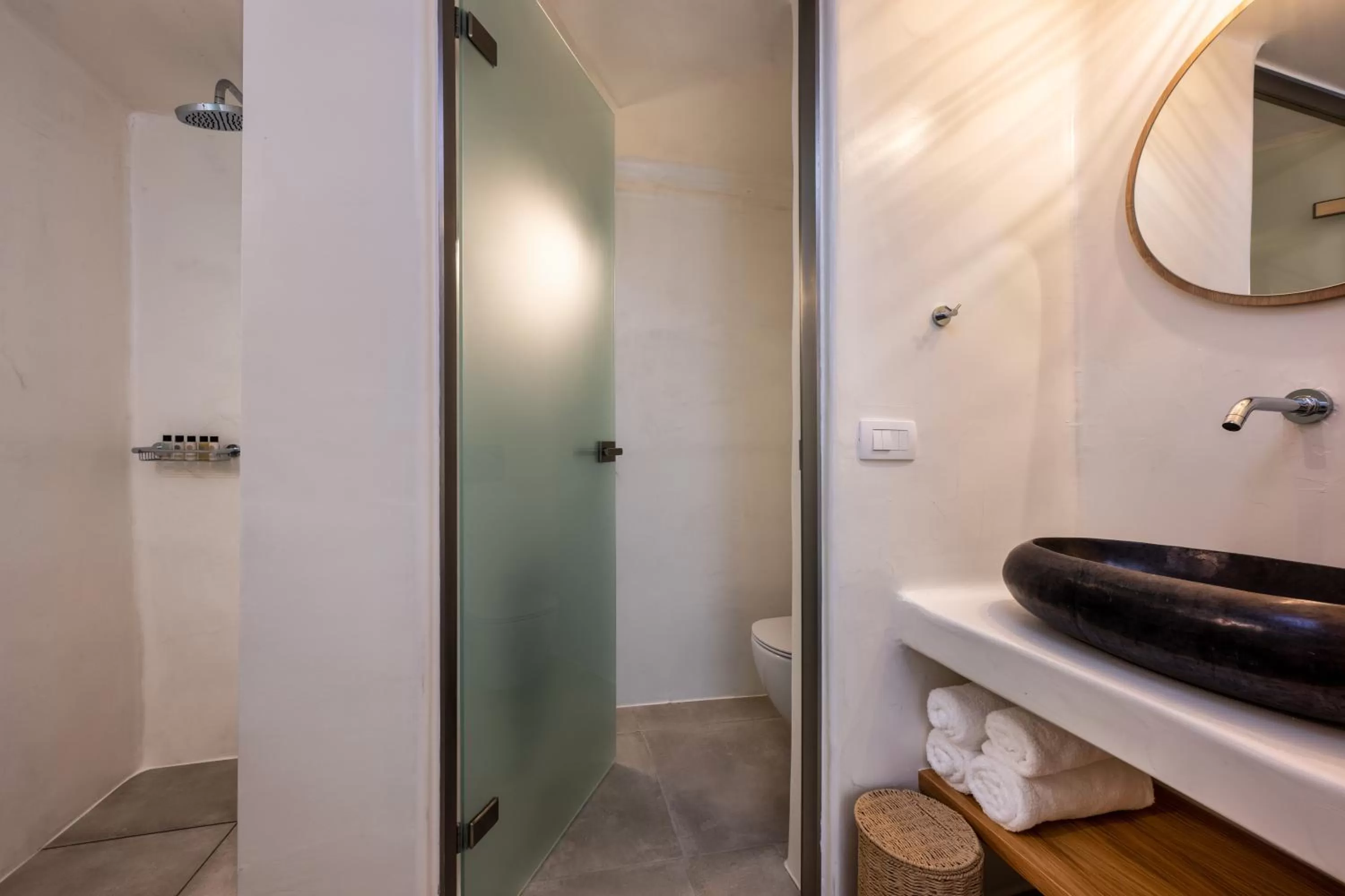 Toilet in Hill Suites