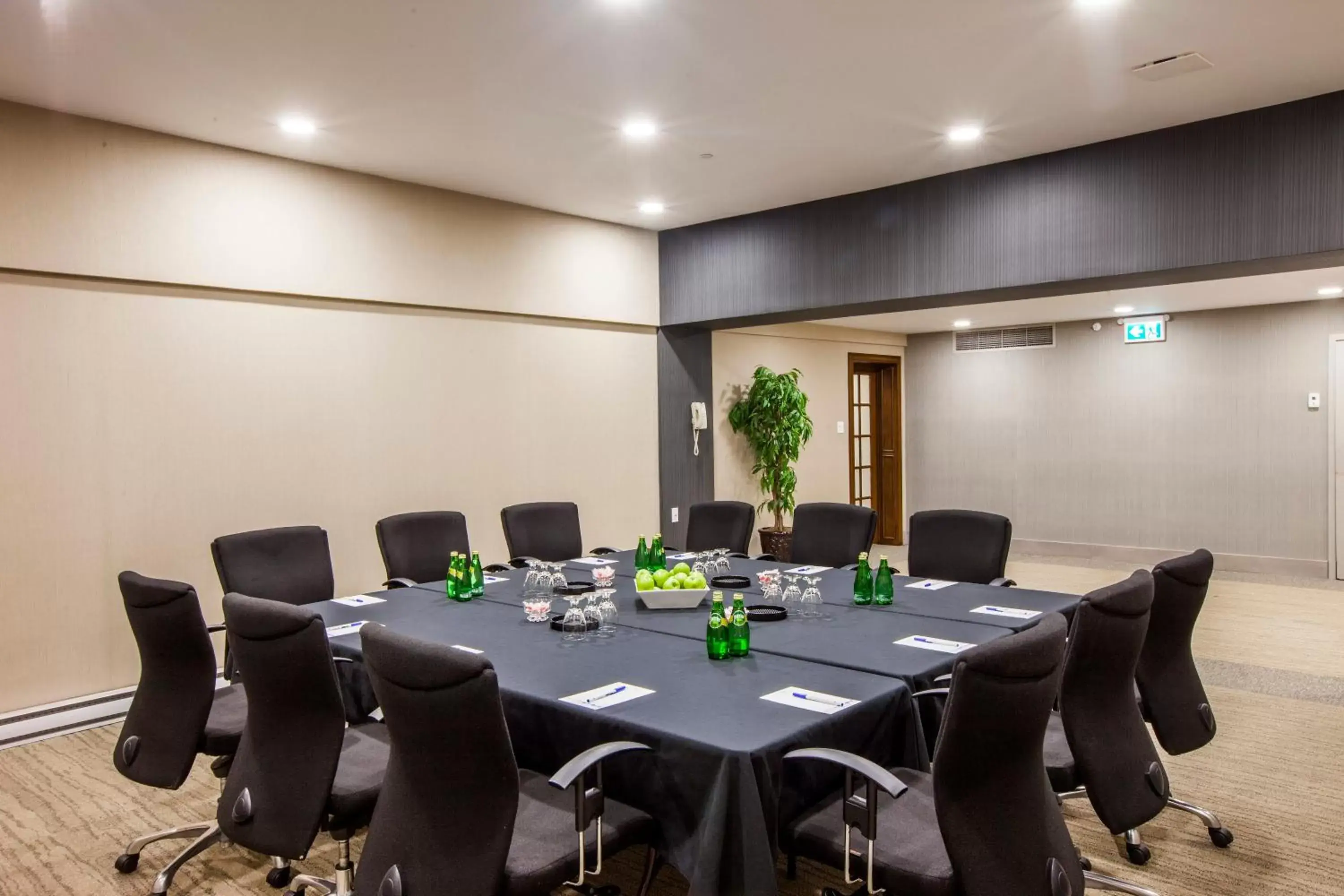 Meeting/conference room in Holiday Inn Express Hotel & Suites Saint John Harbour Side, an IHG Hotel