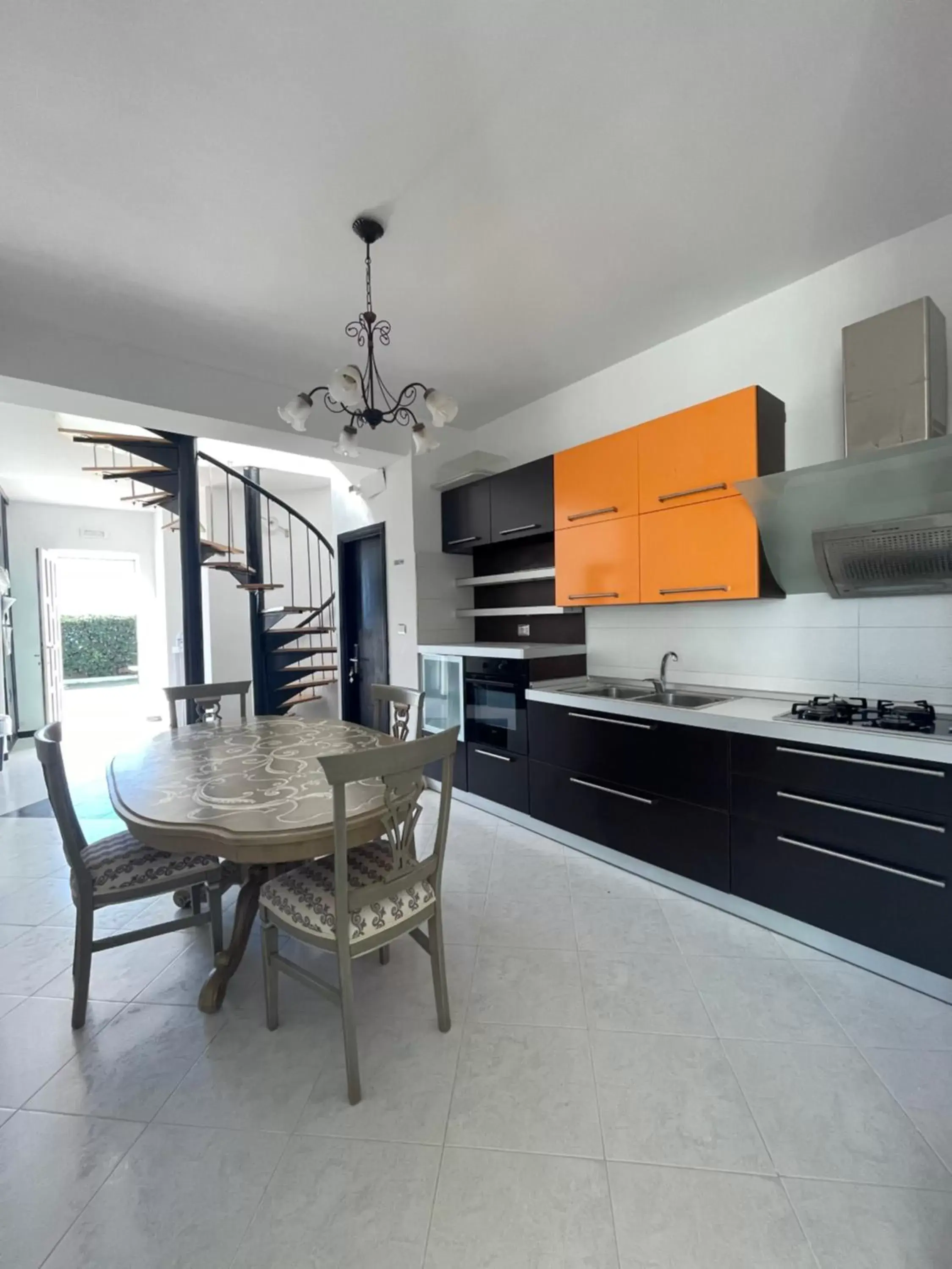 Dining area, Kitchen/Kitchenette in Villa Miramare