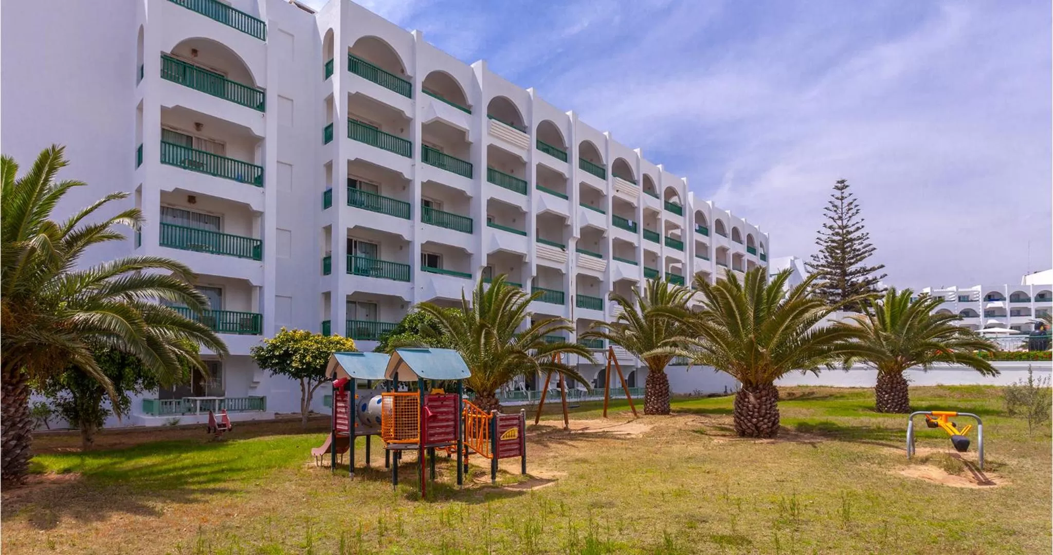 Property building in El Mouradi Palace- Couple et Famille uniquement