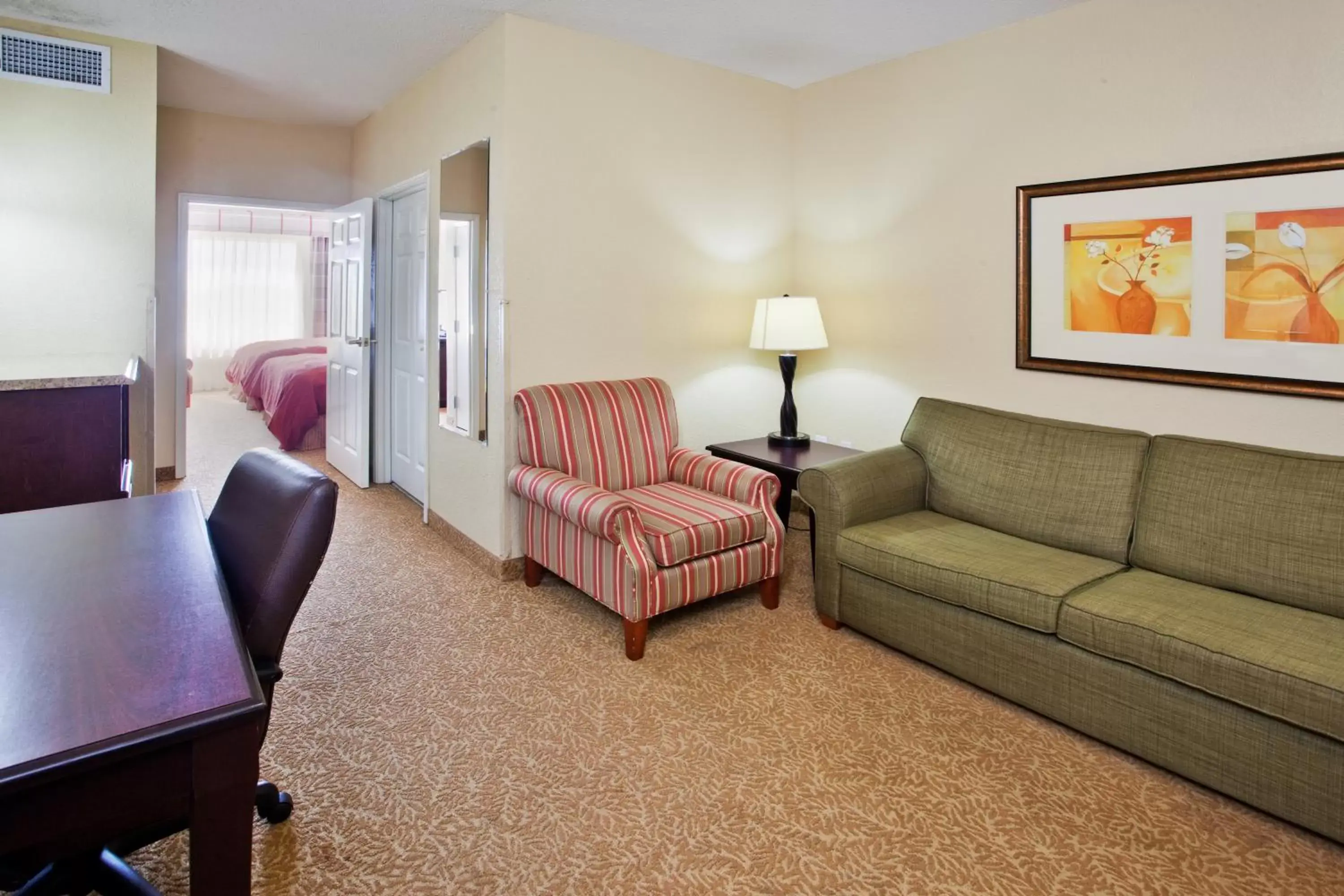 Living room, Seating Area in Country Inn & Suites by Radisson, Albany, GA