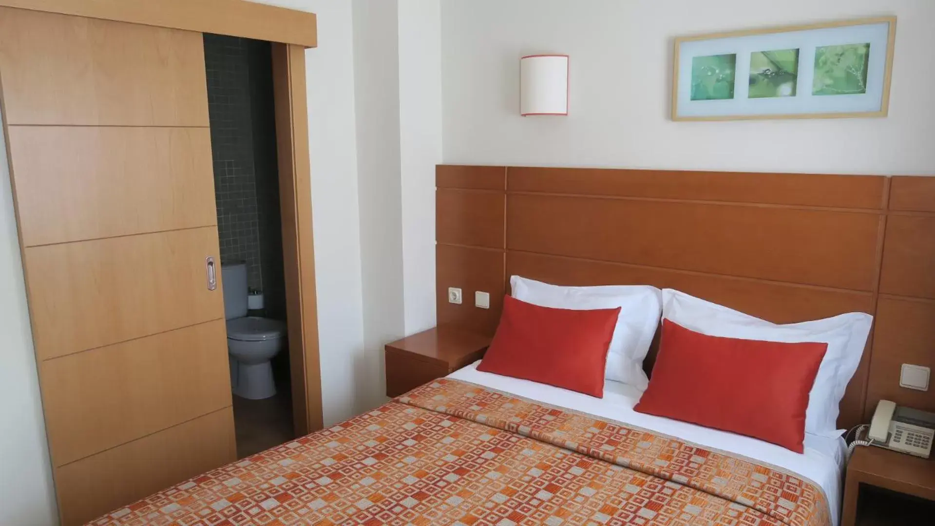 Small Double Room in Hotel Berne