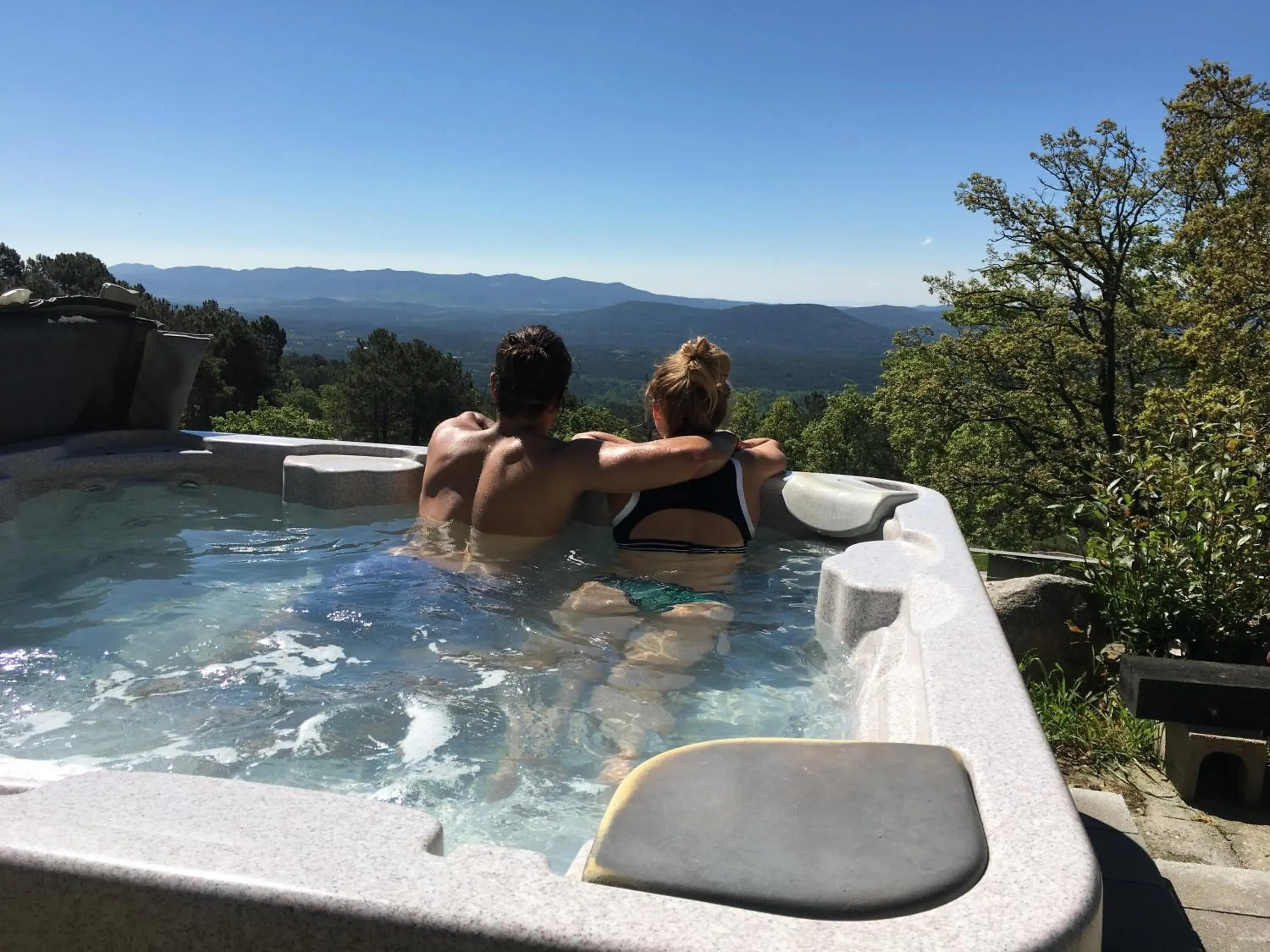 Hot Tub, Swimming Pool in Hotel La Canela