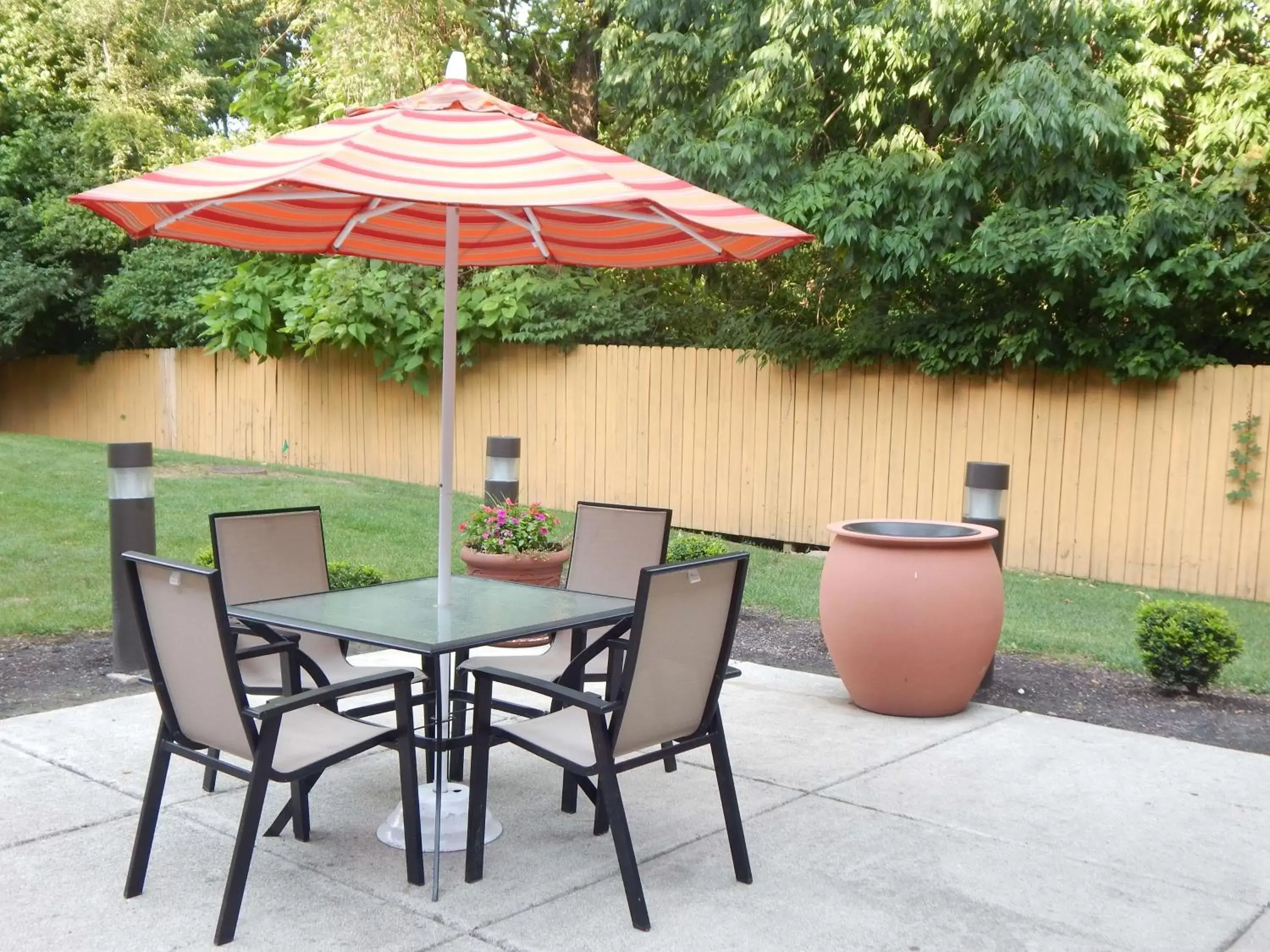 Patio in Hampton Inn Heath