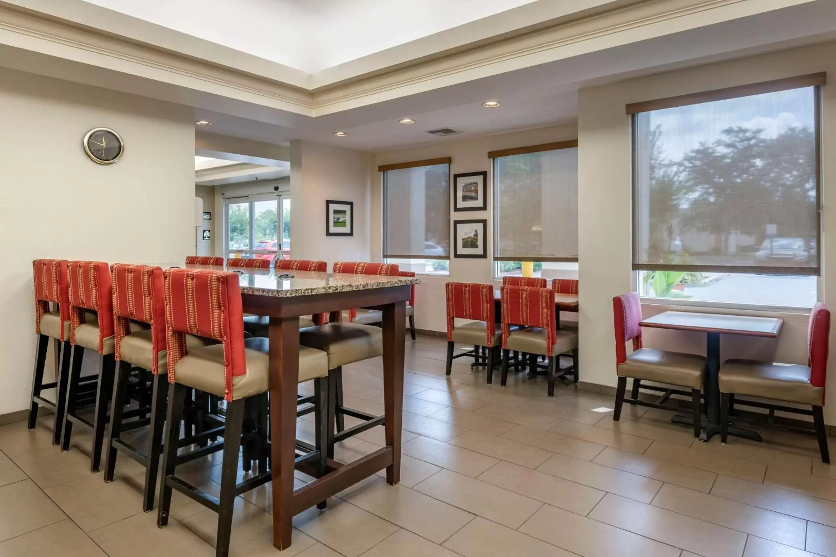 Restaurant/Places to Eat in Comfort Inn & Suites DeLand - near University