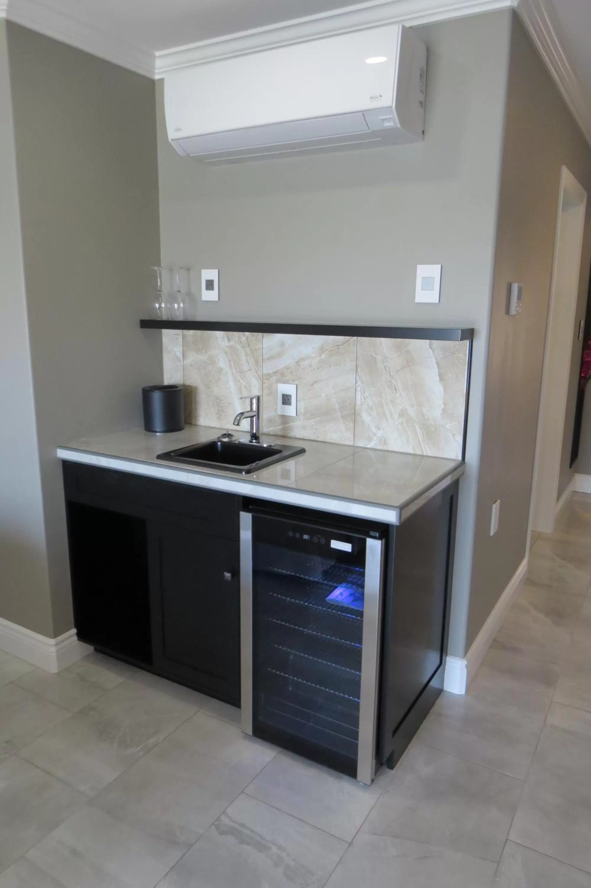 Kitchen/Kitchenette in Dockside Suites