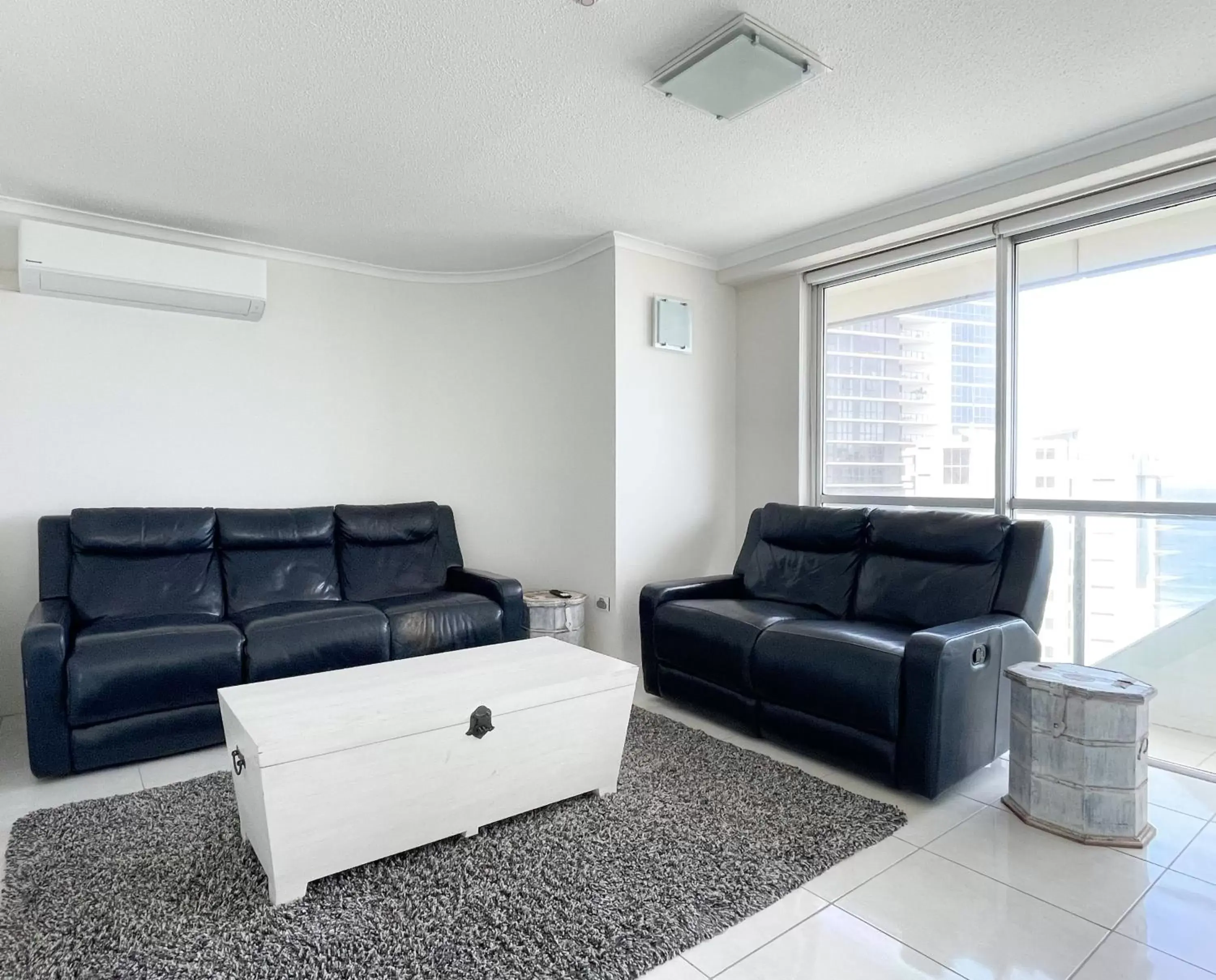 Seating Area in Baronnet Apartments