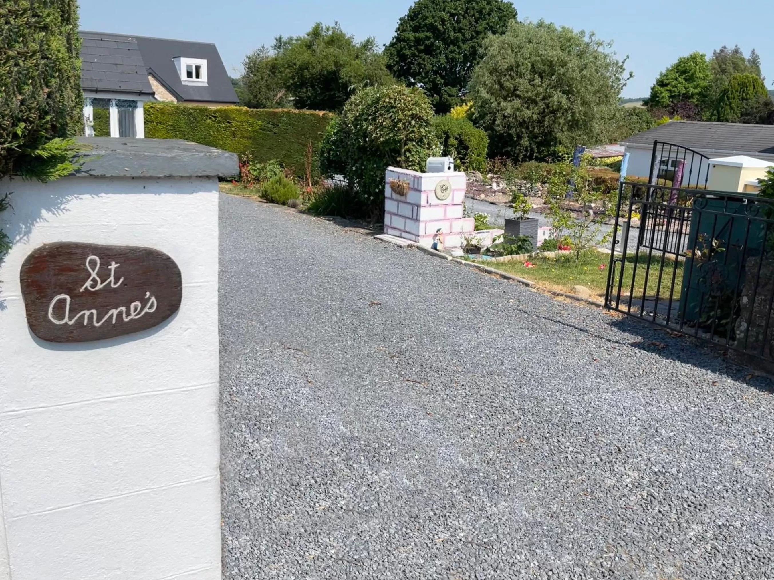 Garden in 5-star B&B and Historical Cottage "Mon Petit Cottage"