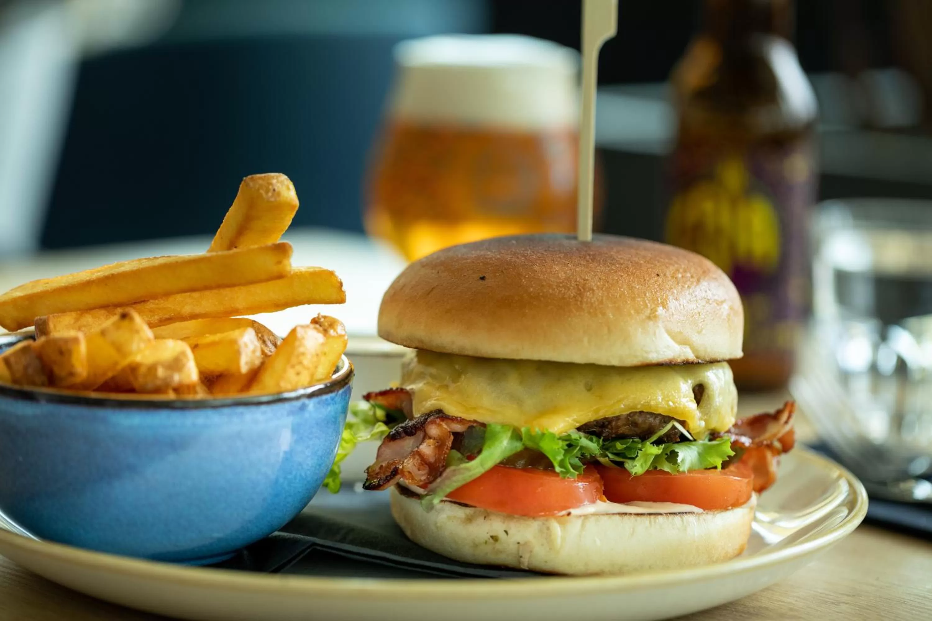 Food and drinks in Holiday Inn Express Amsterdam - North Riverside by IHG