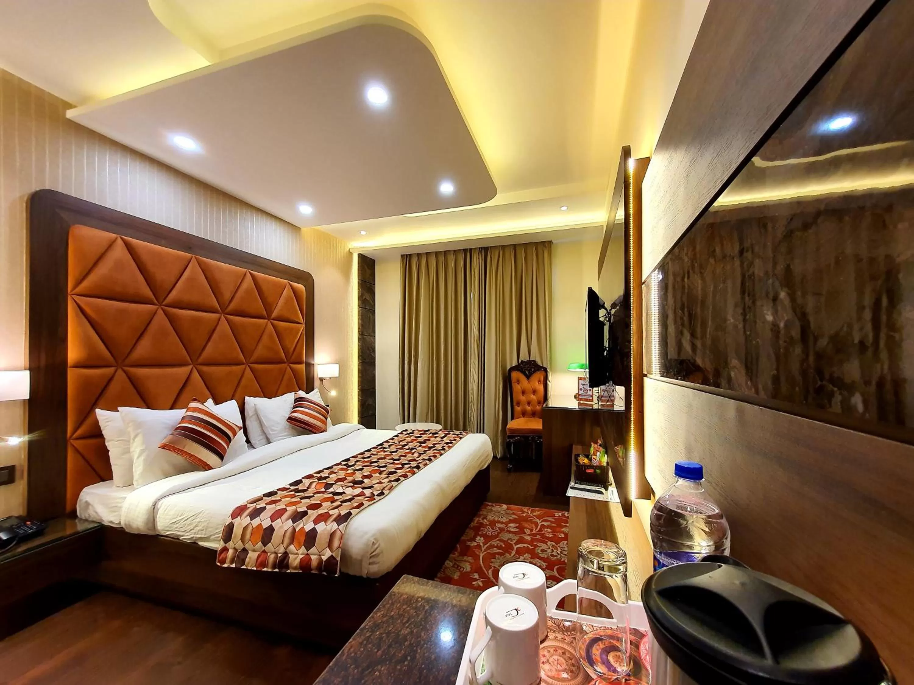 Bed in Hotel Makhan Residency