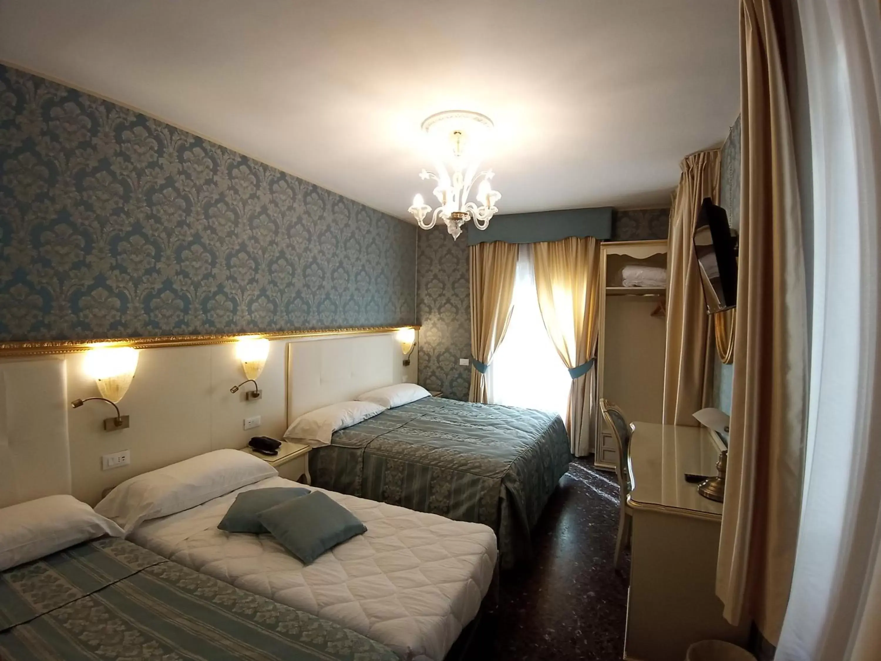 Bedroom, Bed in Hotel Il Mercante di Venezia