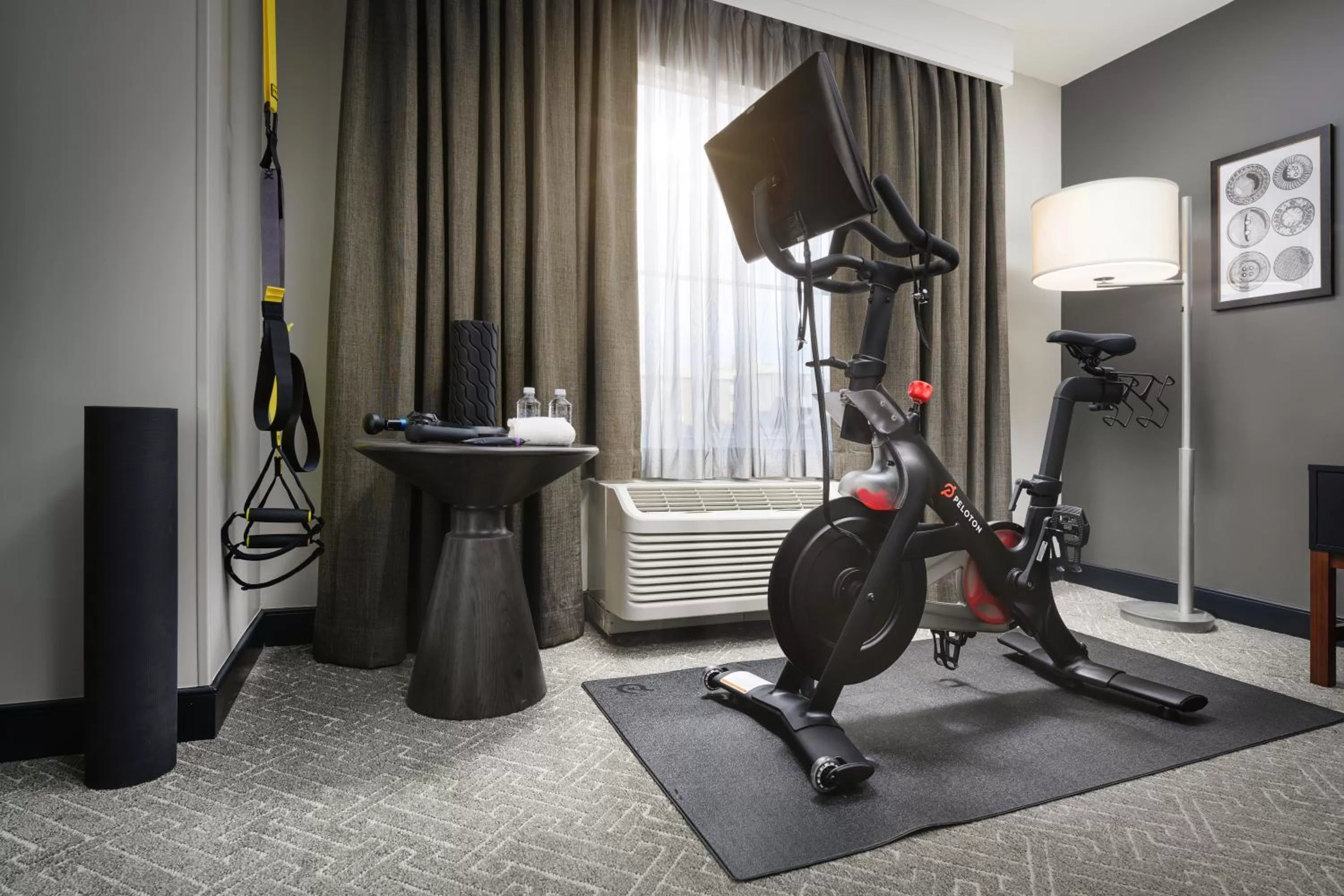Bedroom in Cumberland House Knoxville, Tapestry Collection by Hilton