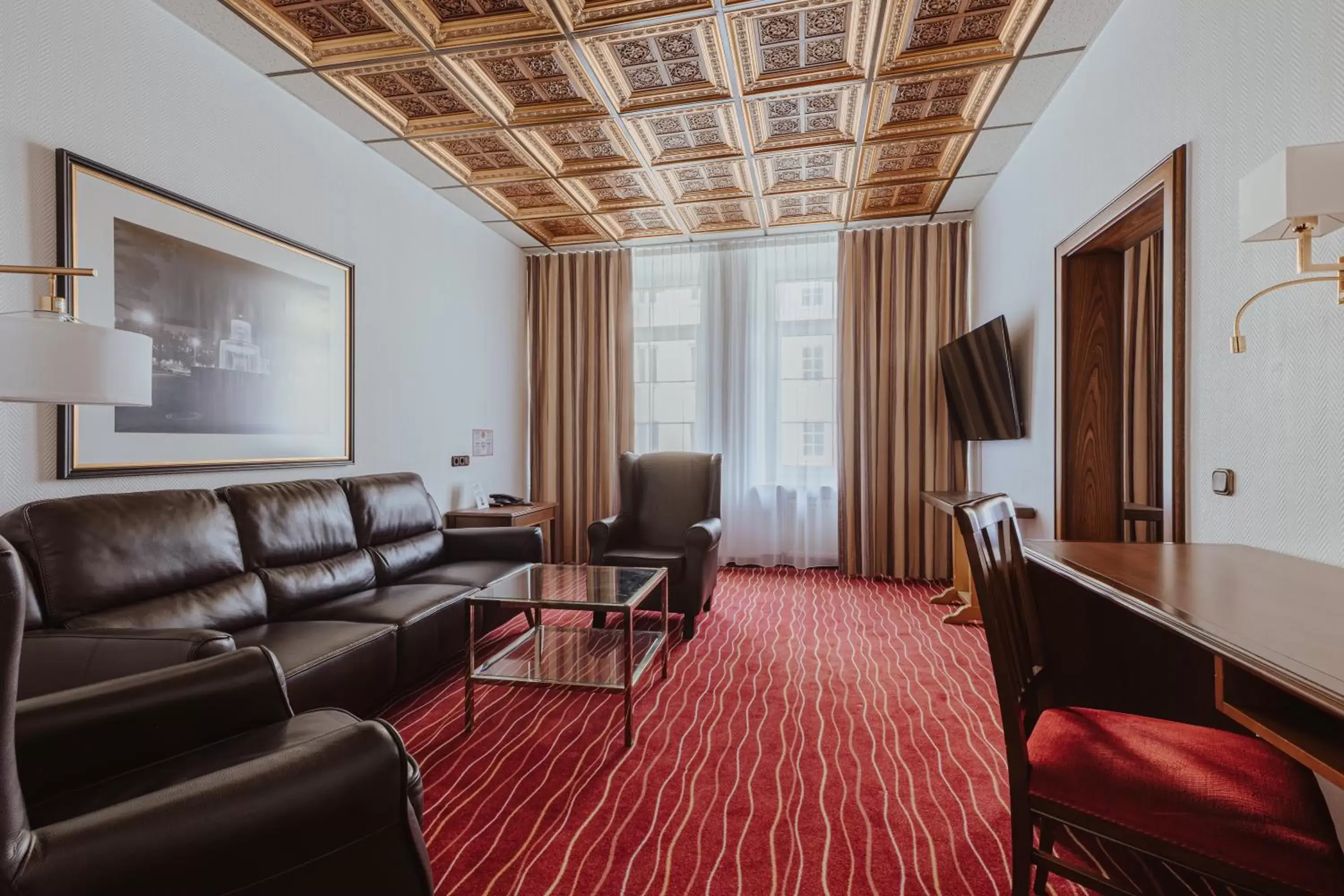 Seating Area in King's Hotel First Class