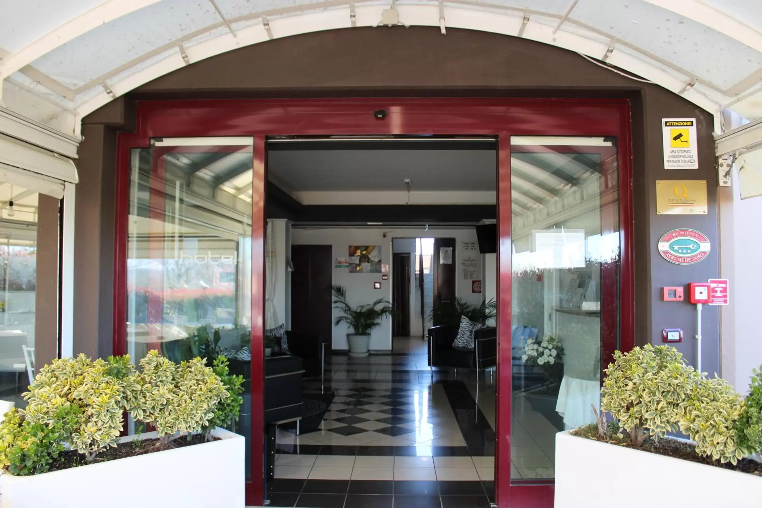 Facade/entrance in Hotel Ayri