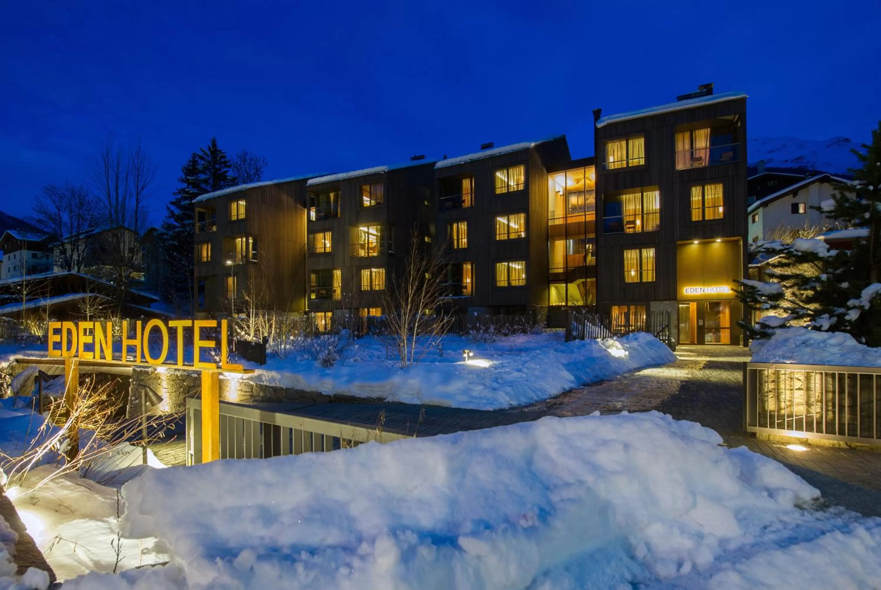 Facade/entrance in Eden Hotel