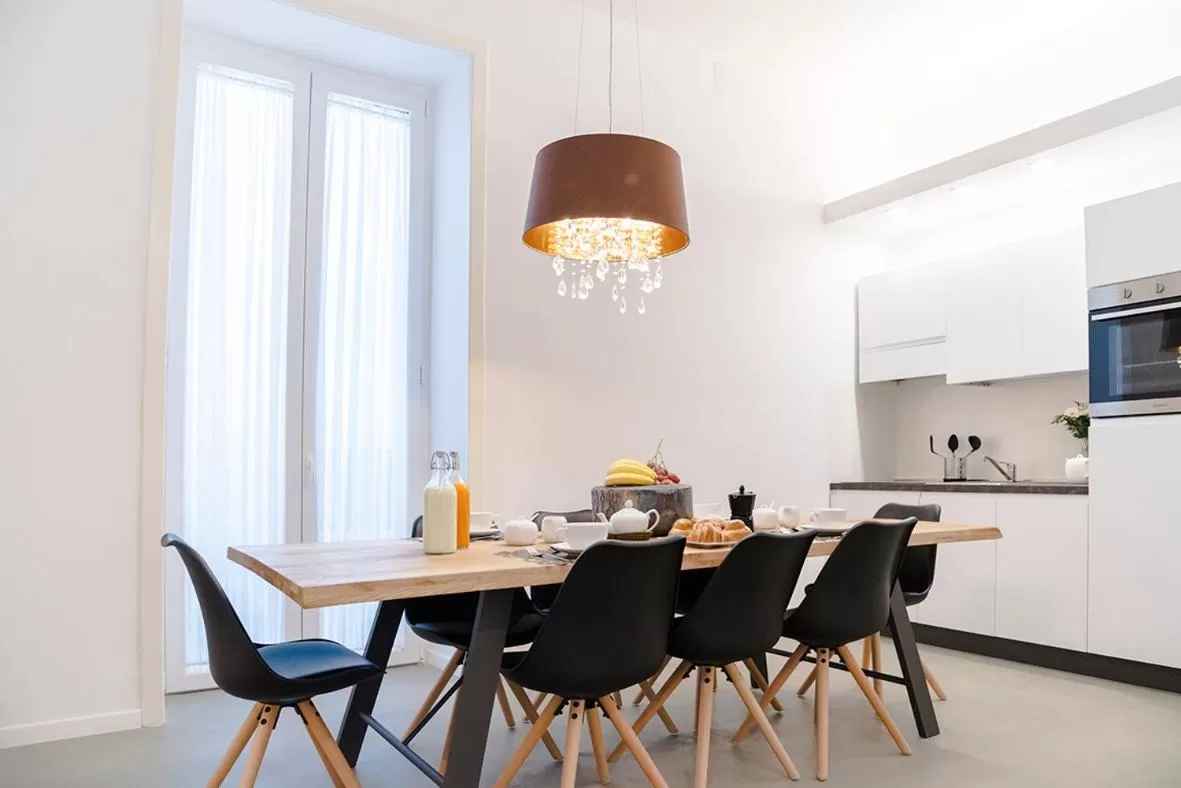 Dining area in A Misura Duomo Rooms & Apartment - LS Accommodations