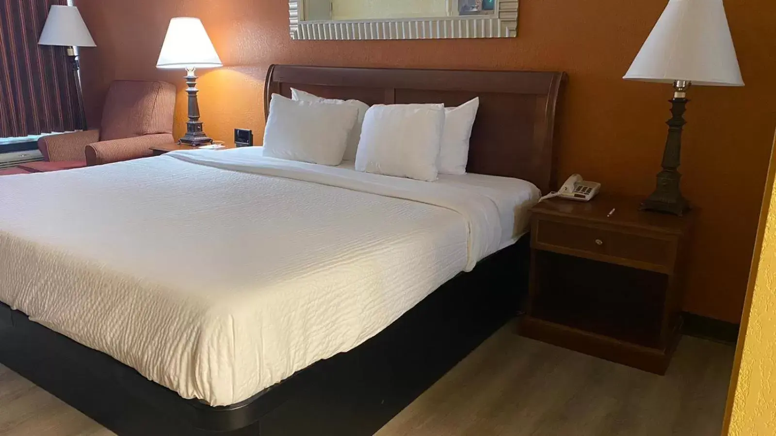 King Room - Non-Smoking in Ramada by Wyndham Rome - Verona King Room - Non-Smoking in Ramada by Wyndham Rome - Verona